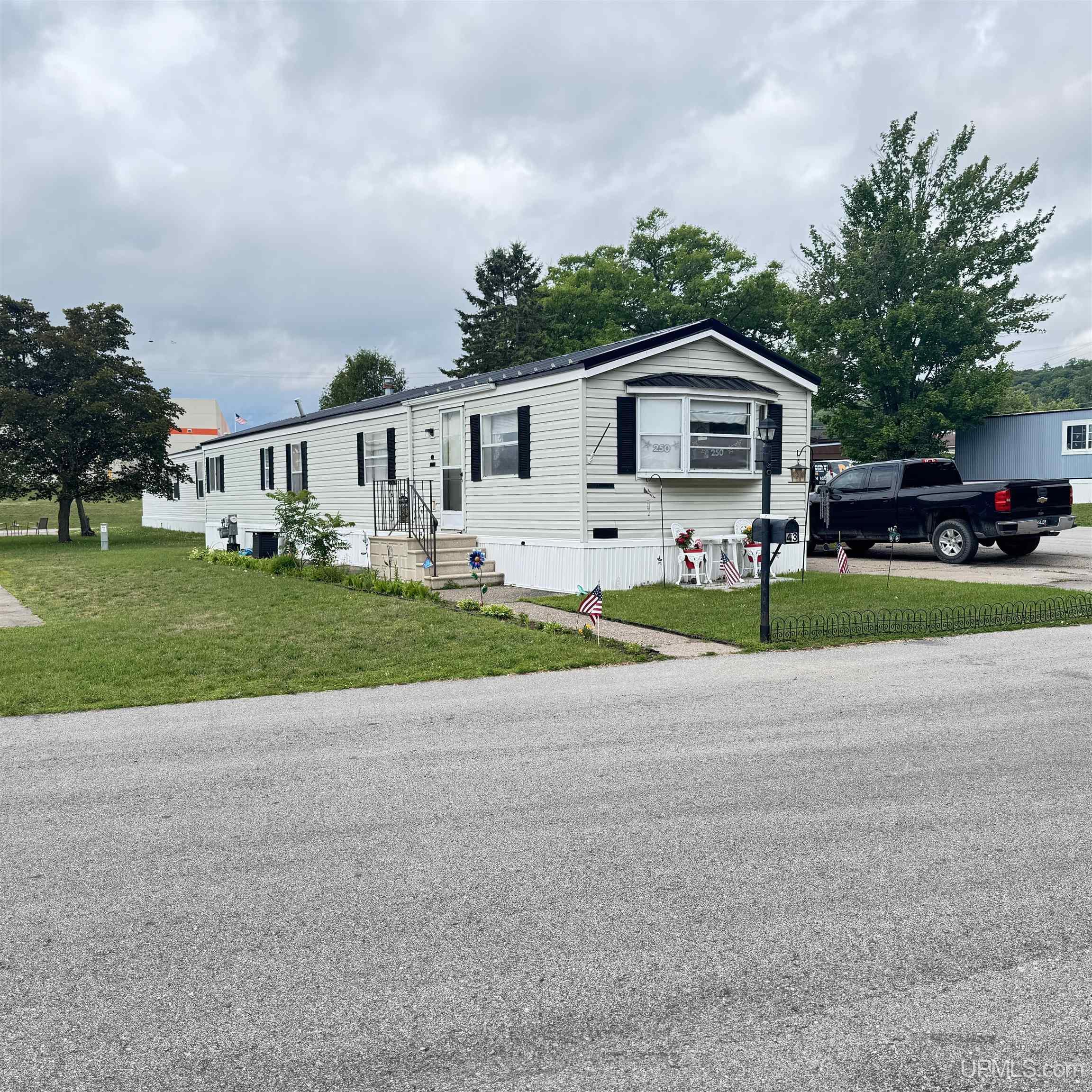 main property photo 0