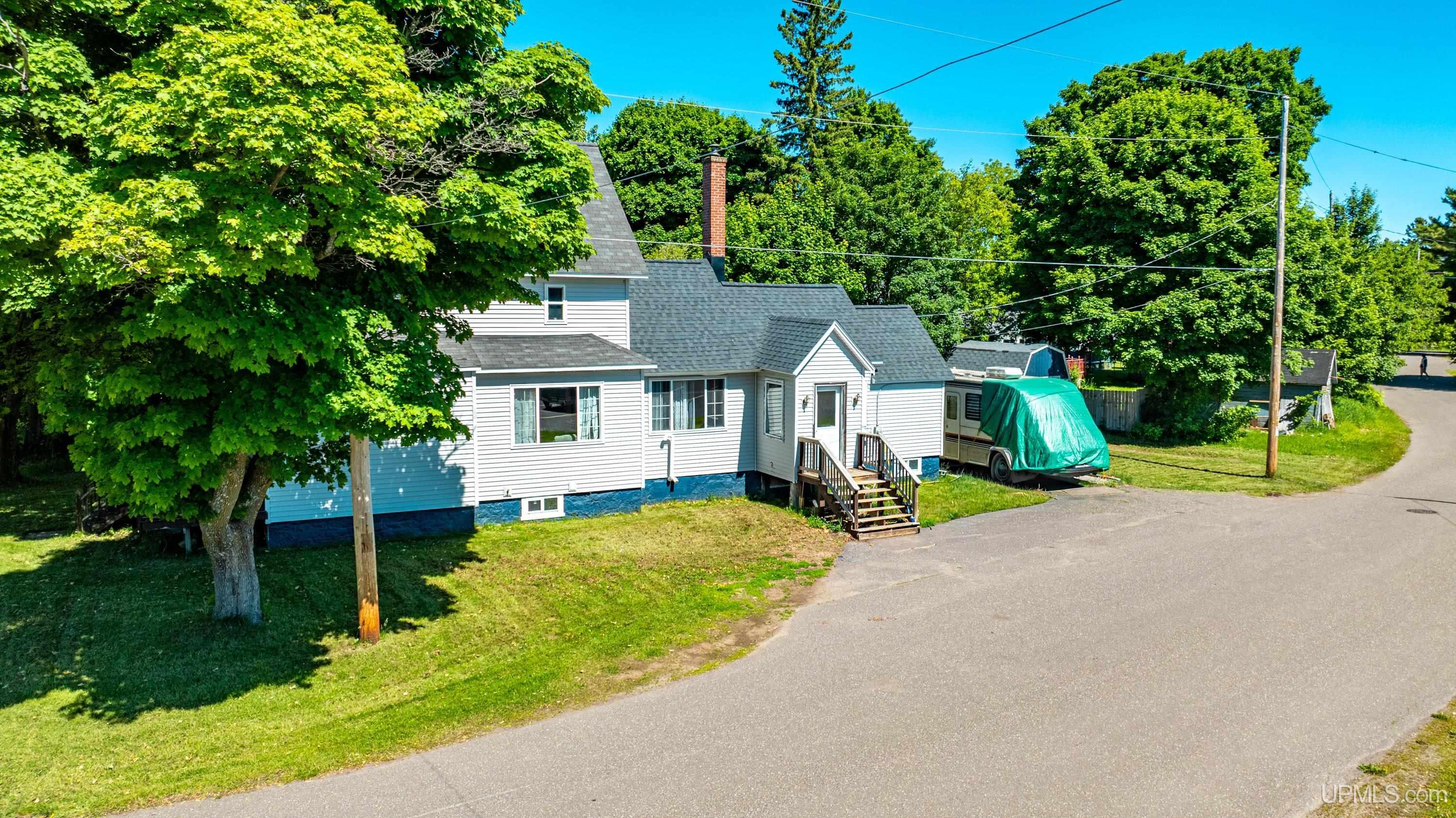 main property photo 30