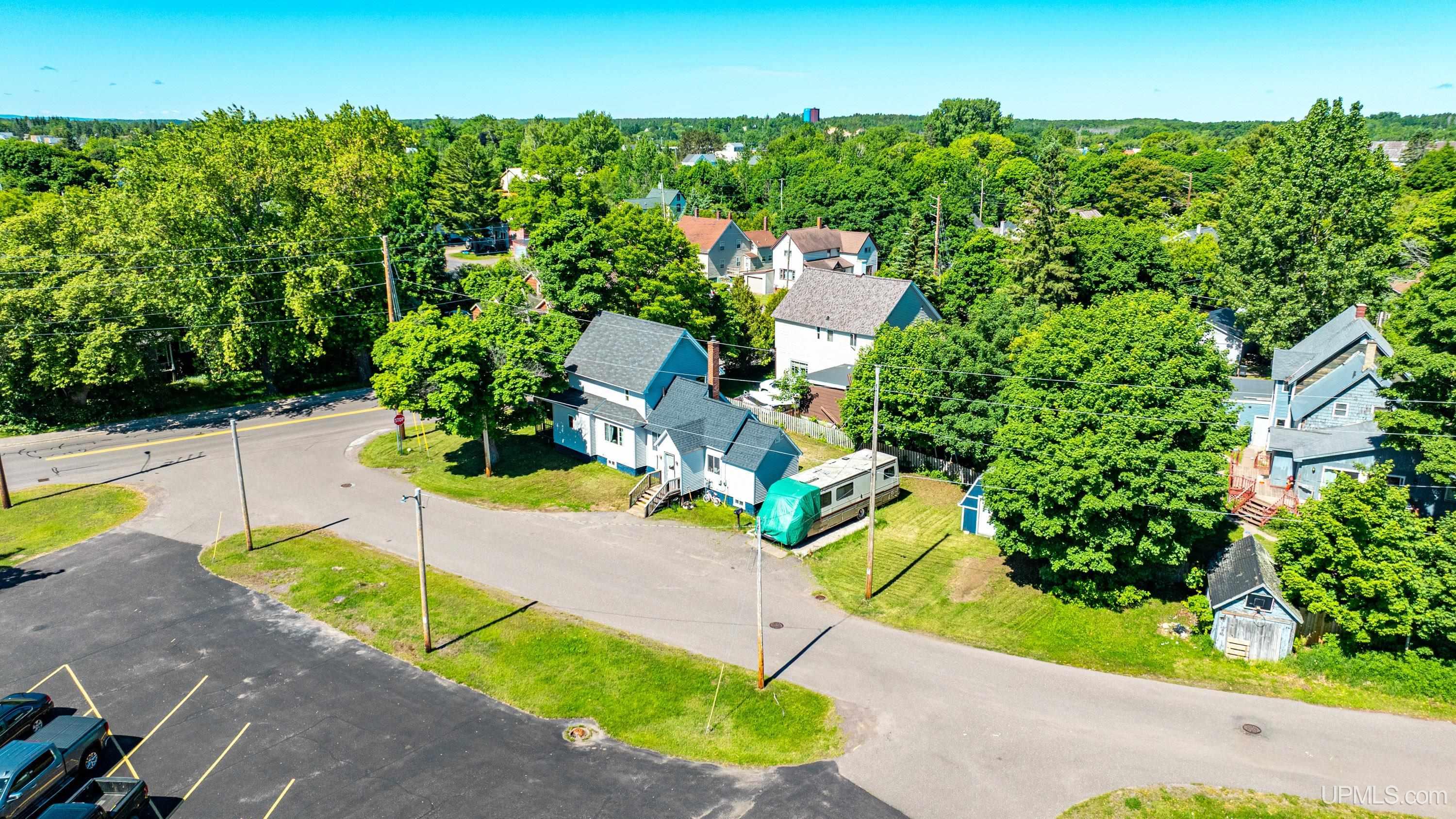 main property photo 31