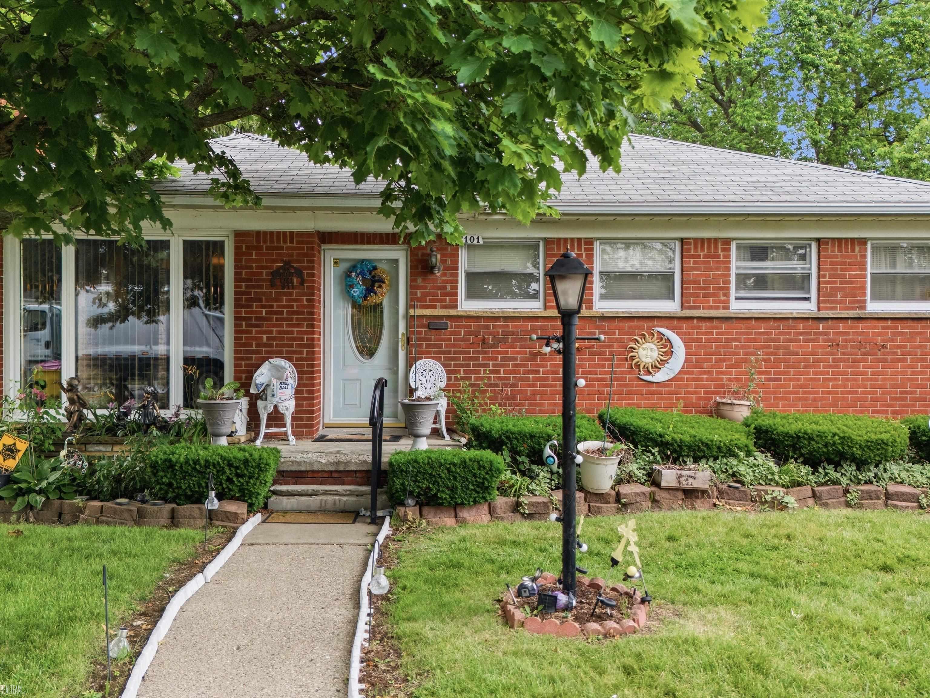 main property photo 15