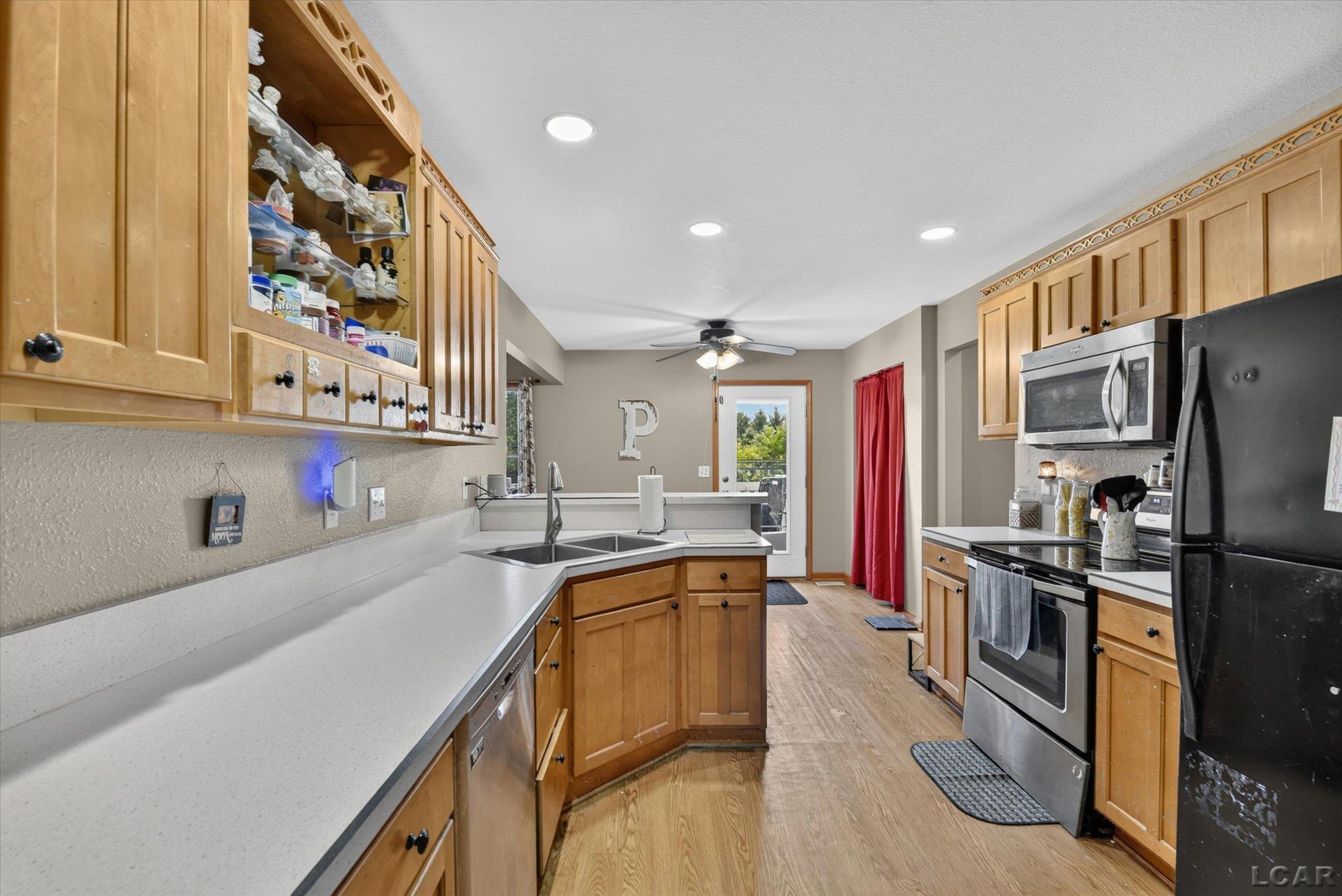 main property photo 16