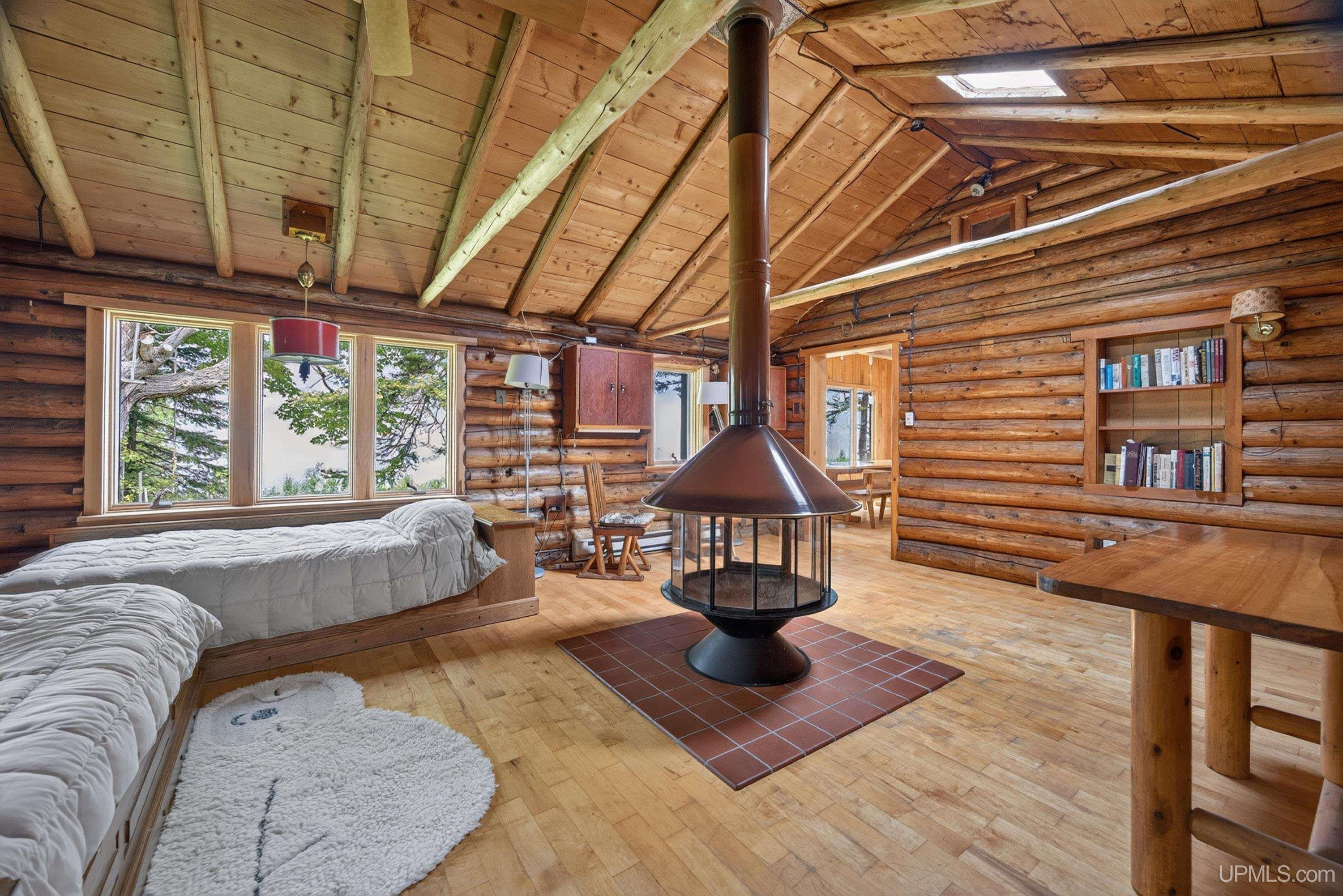 main property photo 18