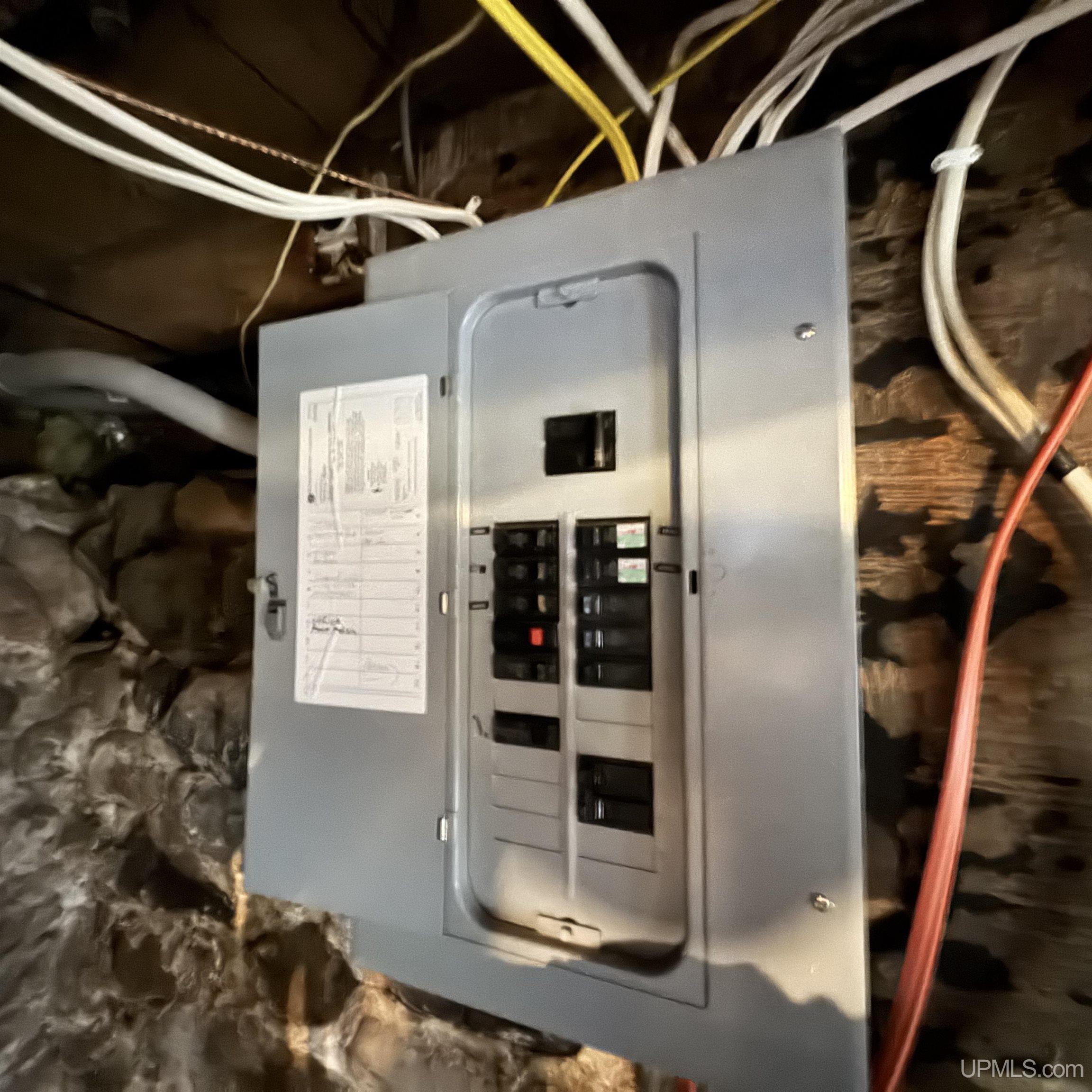 main property photo 28