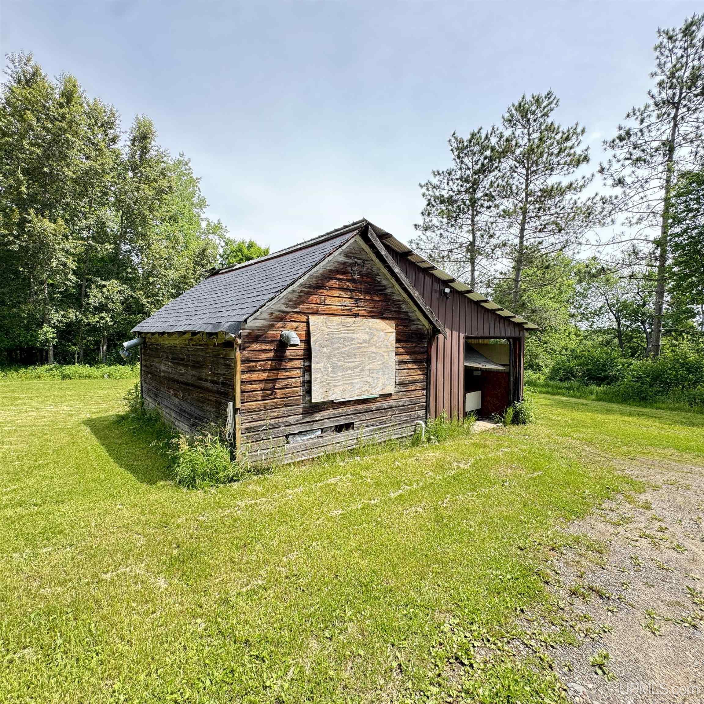 main property photo 34