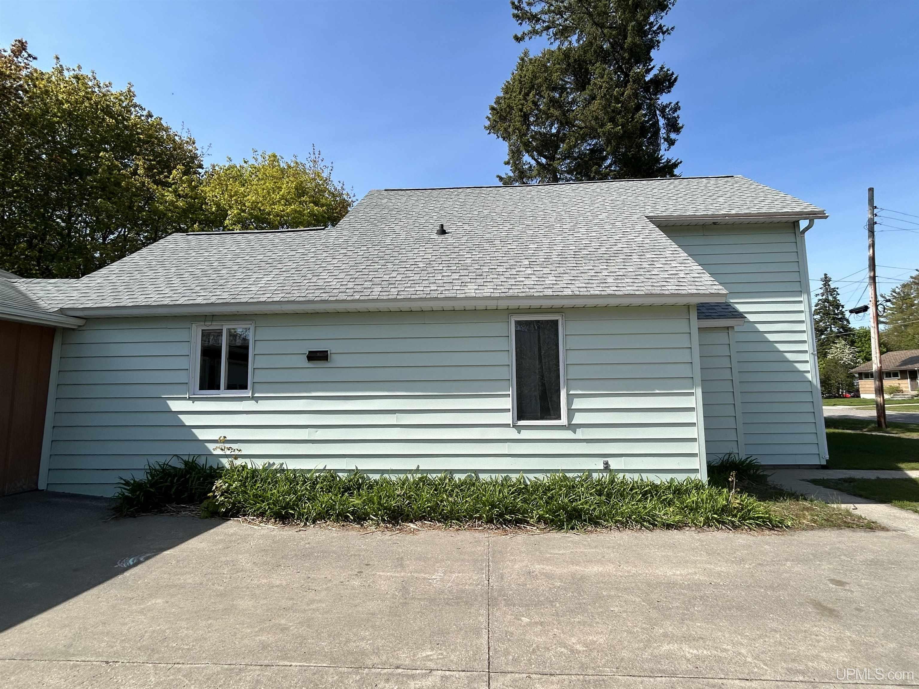 main property photo 50