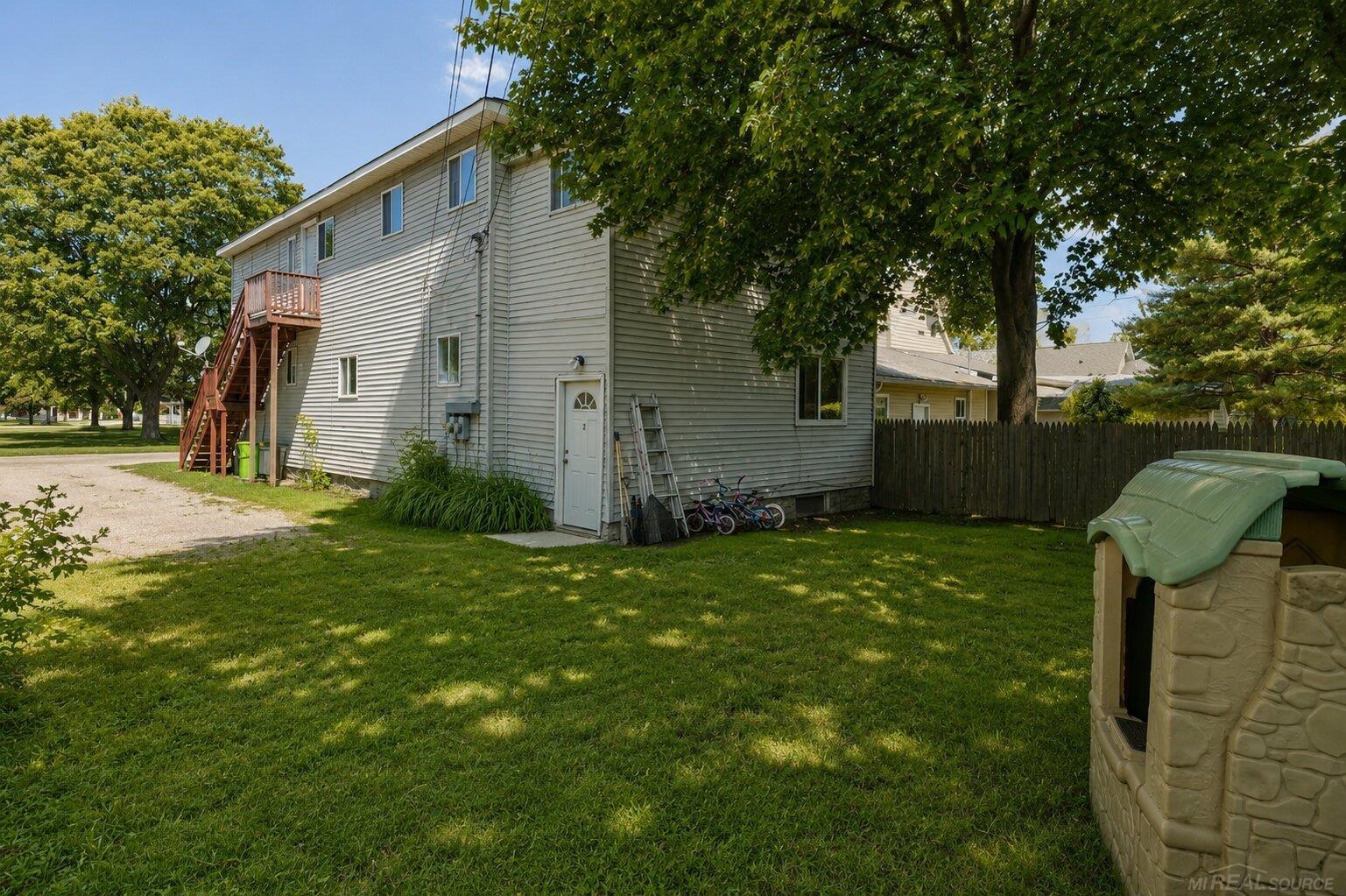 main property photo 28