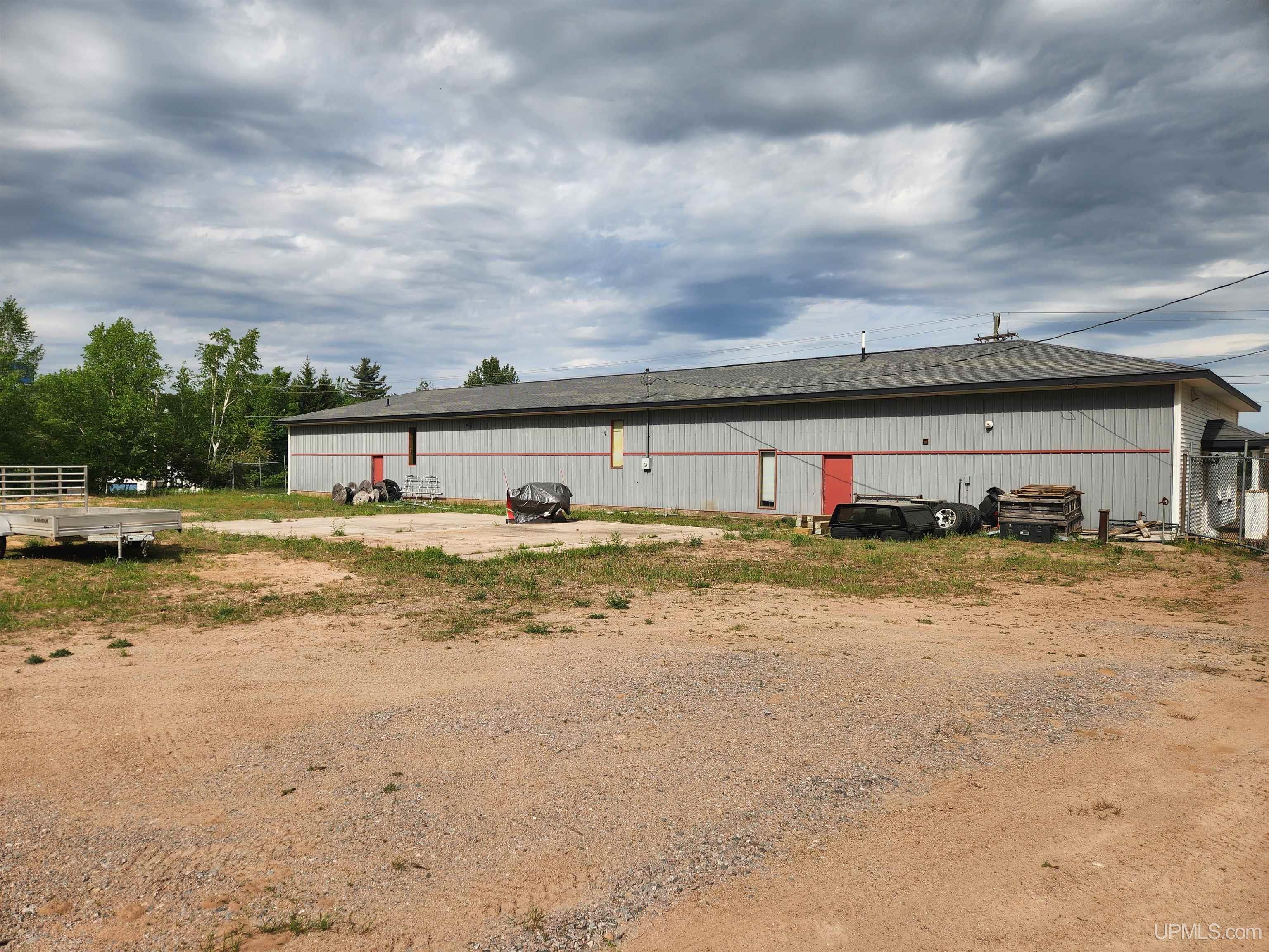 main property photo 13