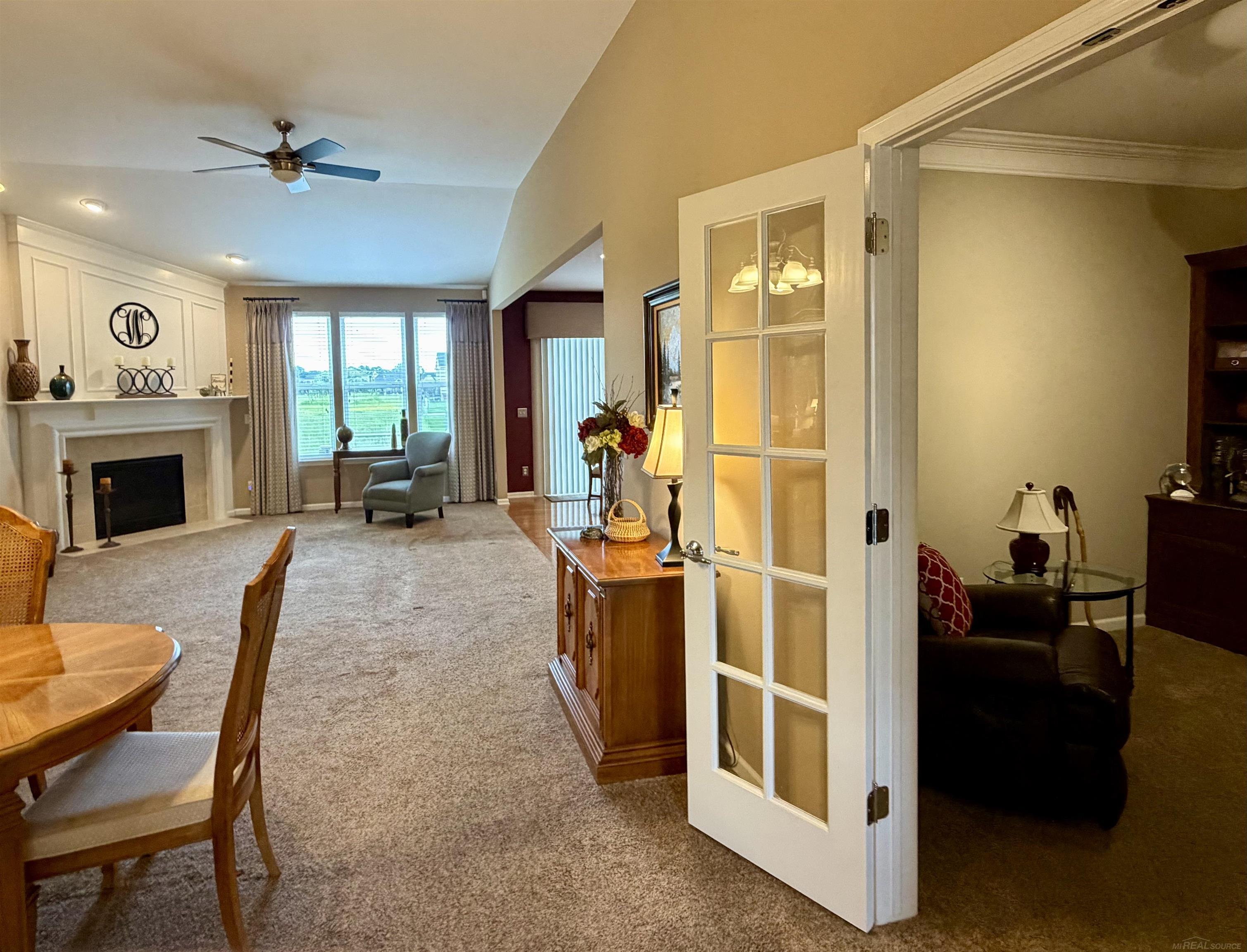 property viewer photo 5