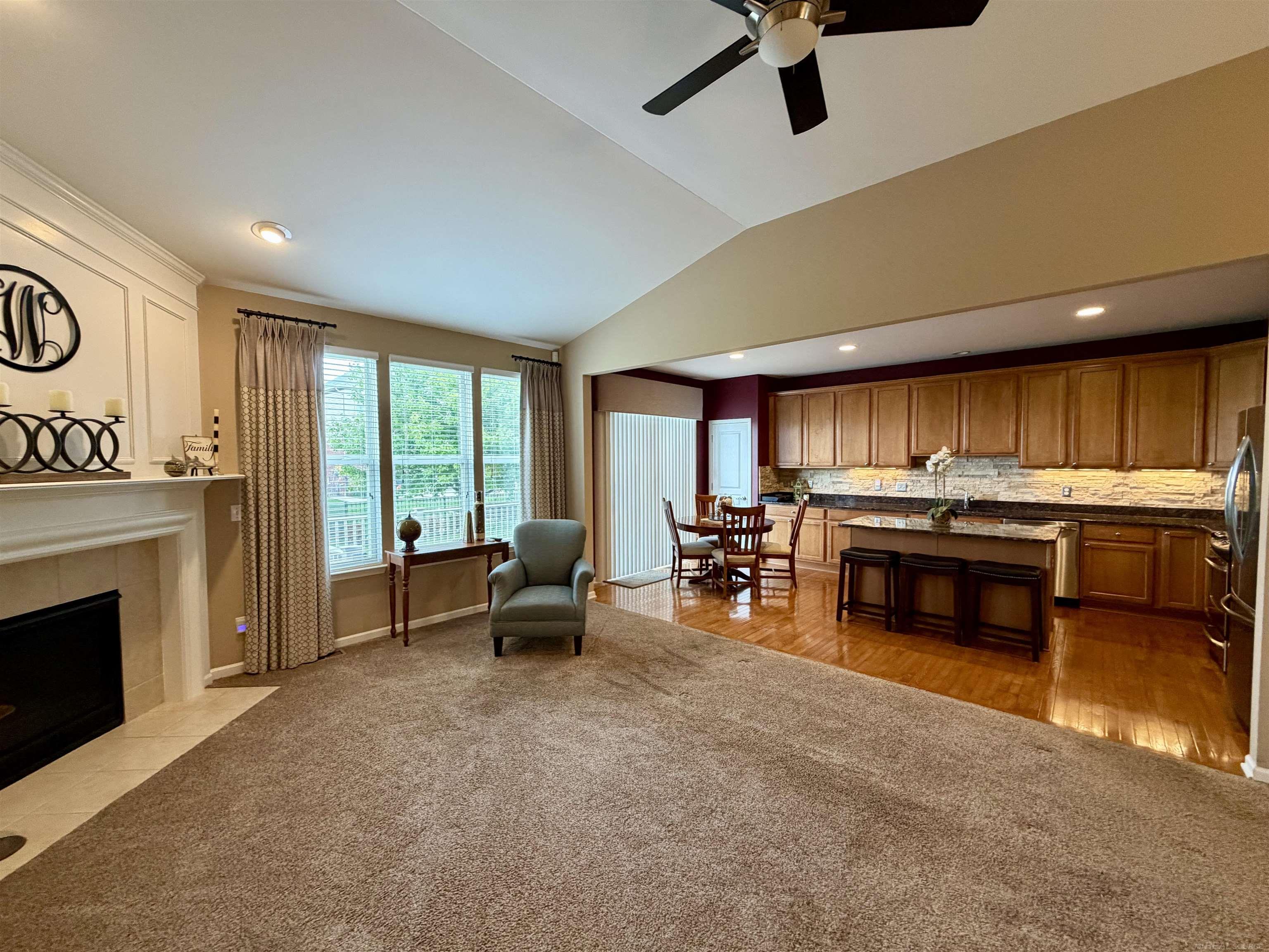 property viewer photo 7