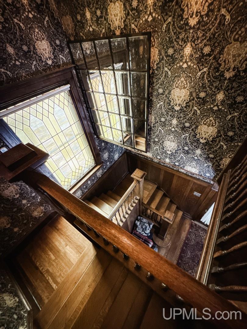 main property photo 40