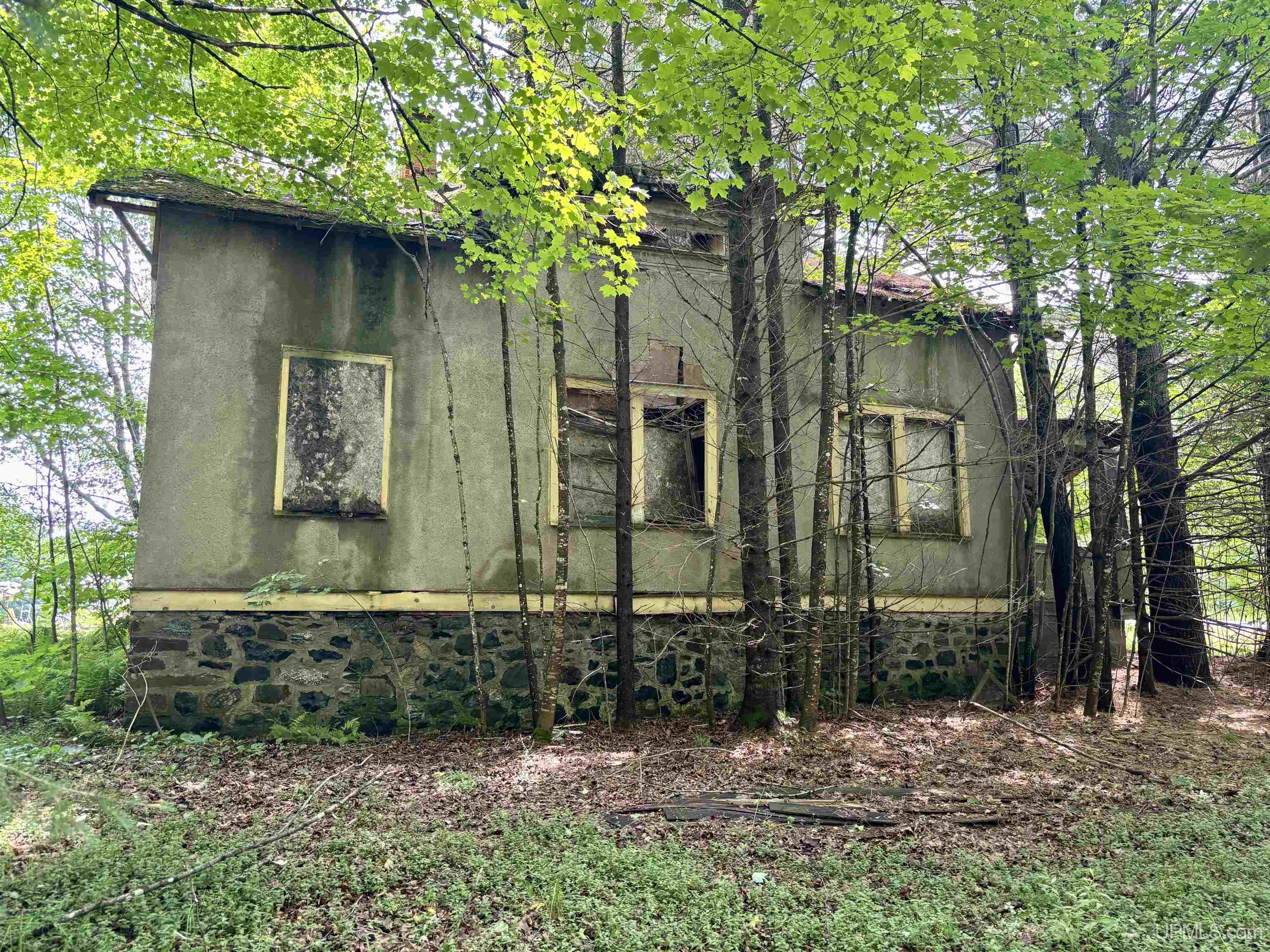 main property photo 4