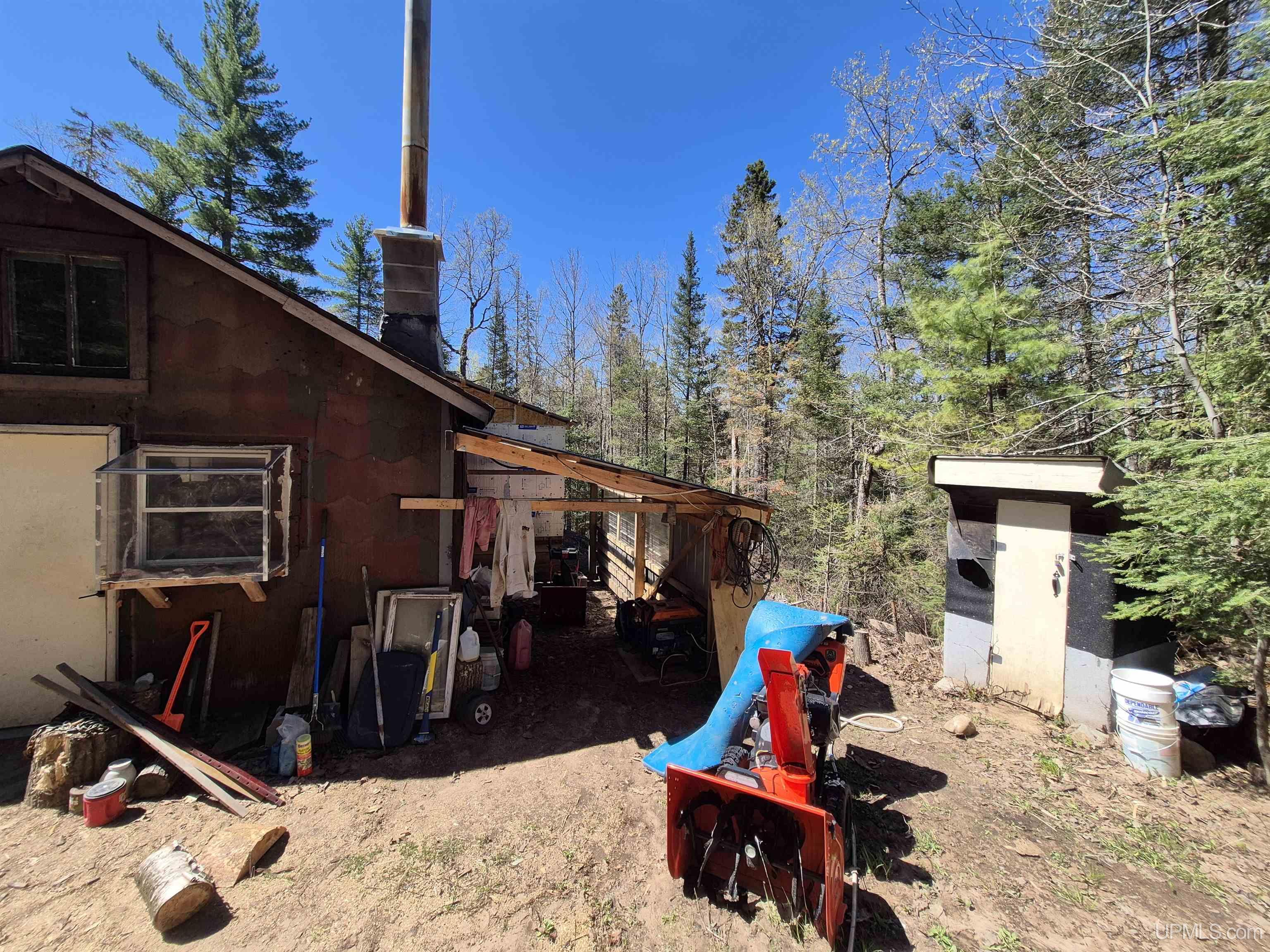 main property photo 25