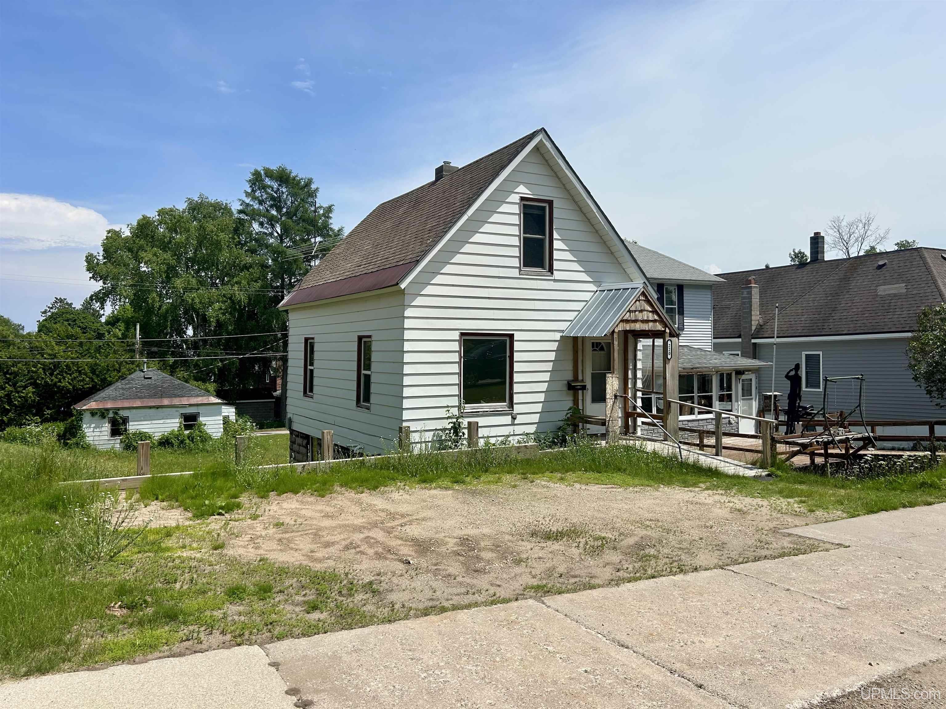 main property photo 21