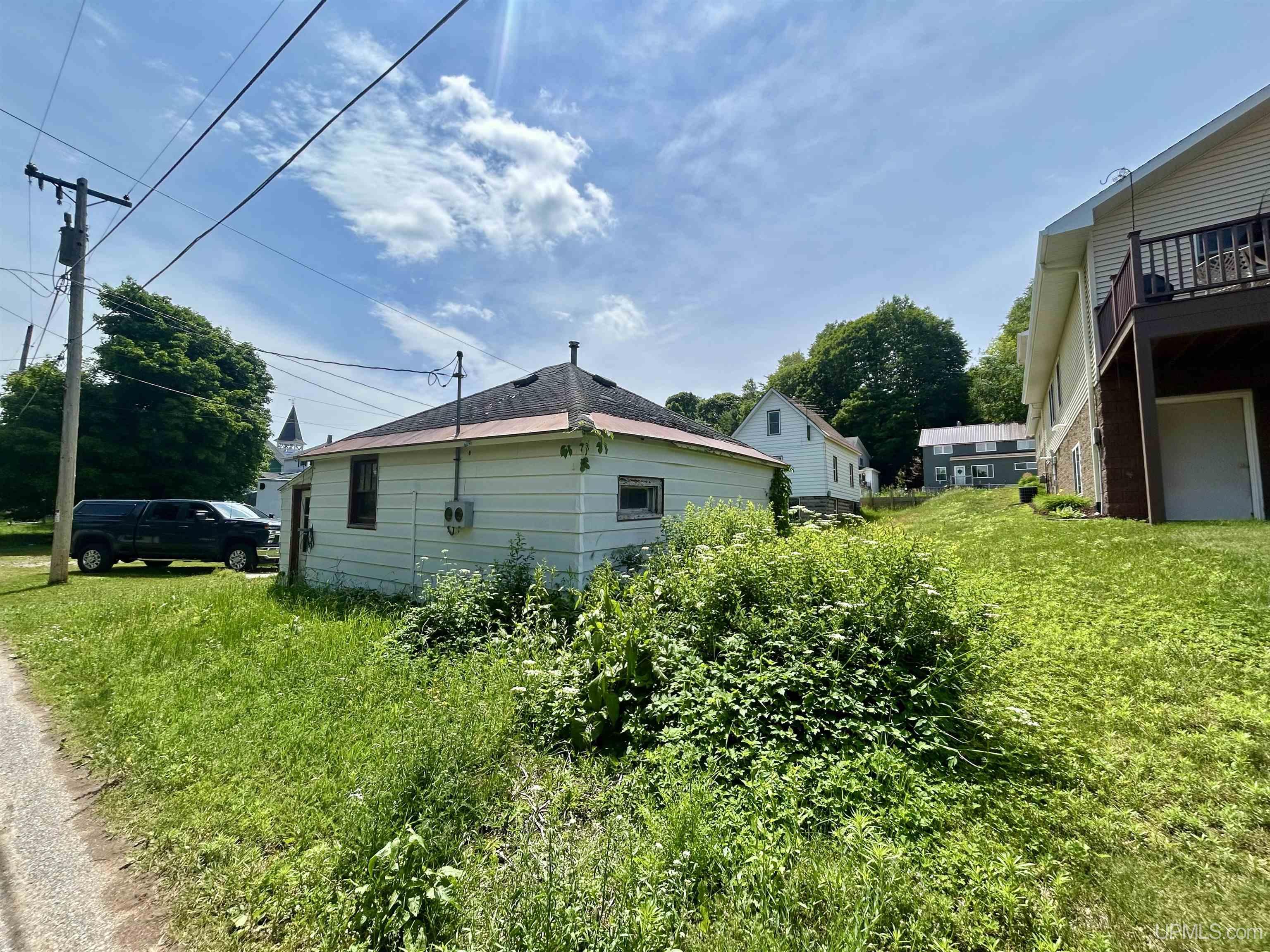 main property photo 26