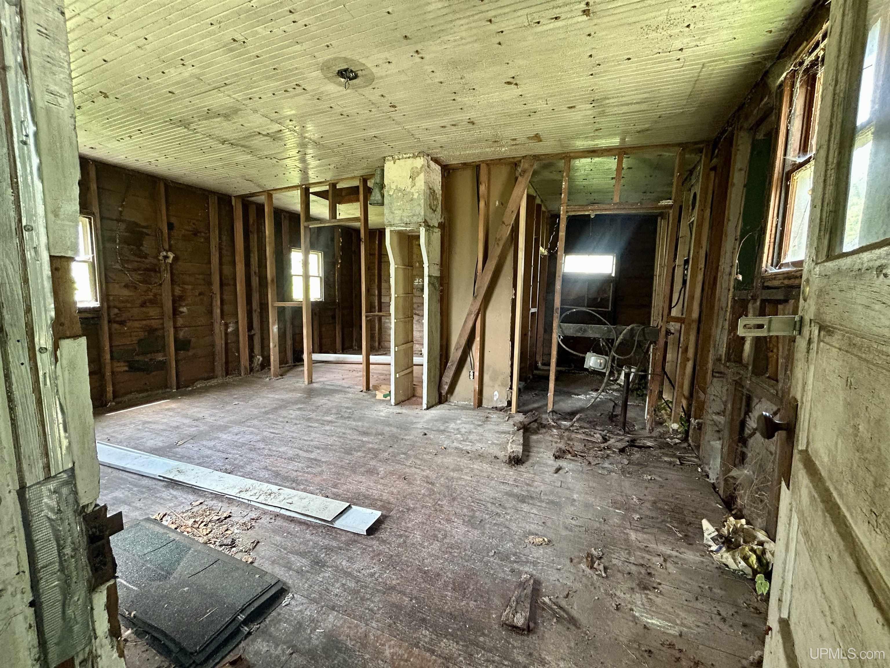 main property photo 27