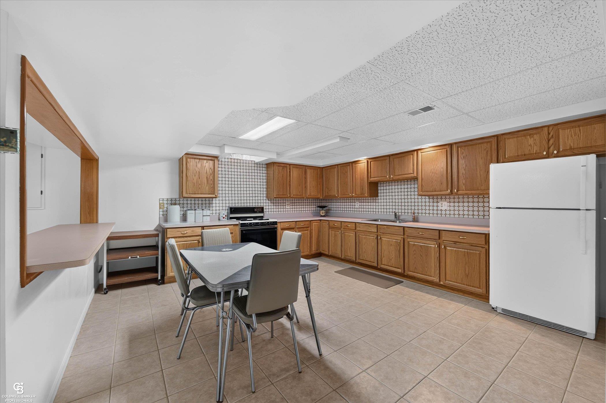 main property photo 66