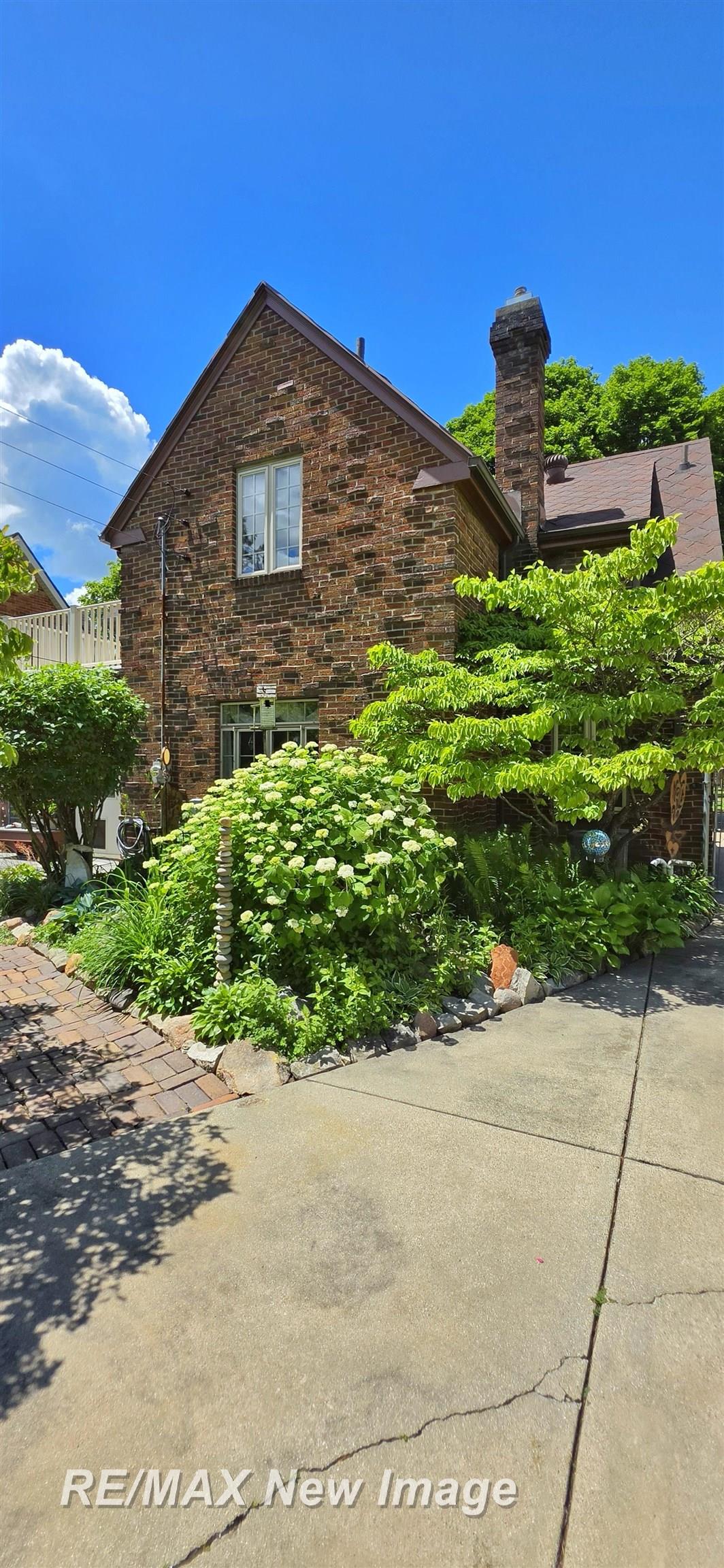 main property photo 94
