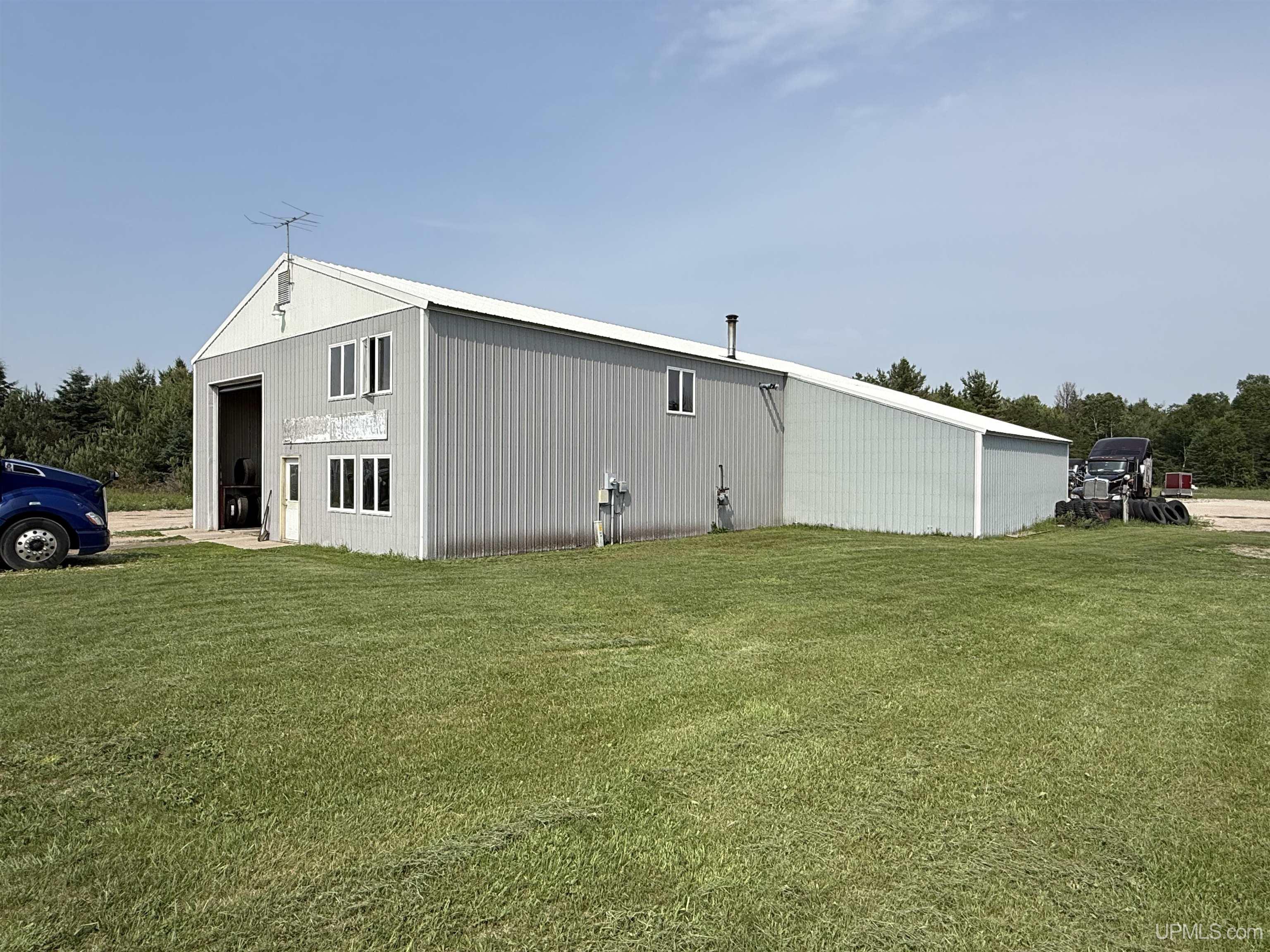 main property photo 15