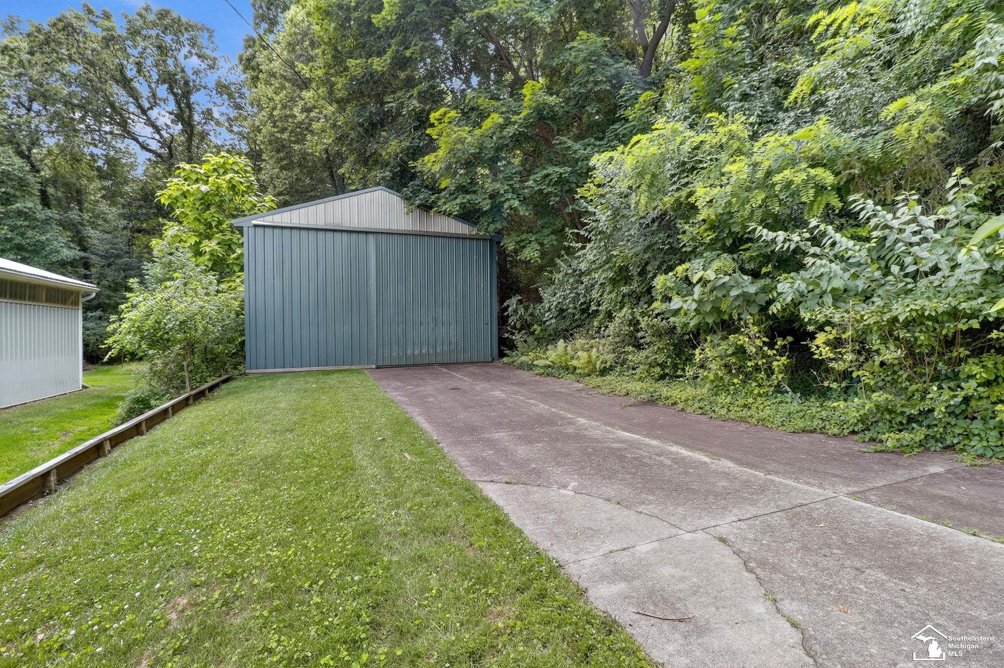 main property photo 39
