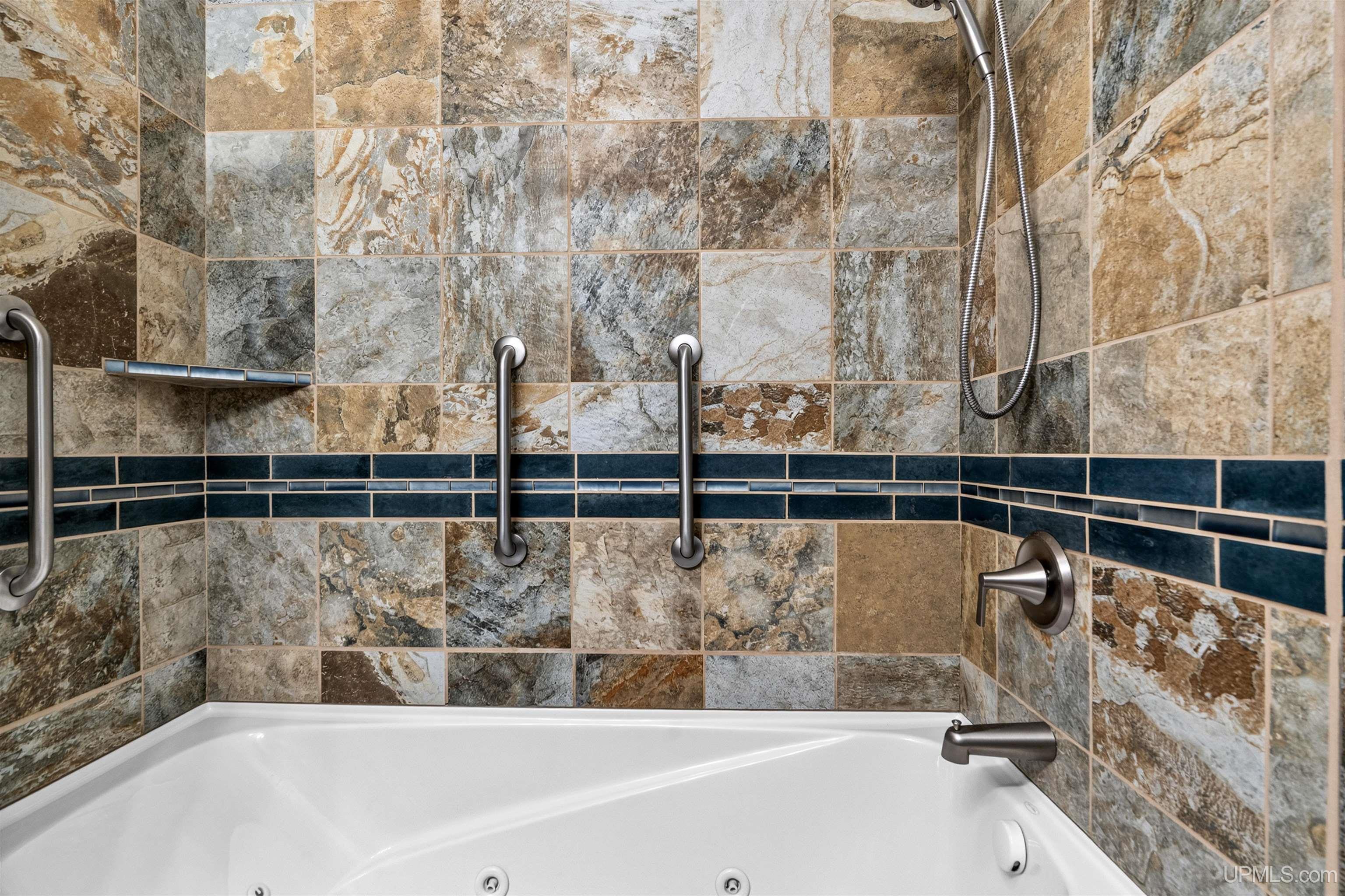 main property photo 50