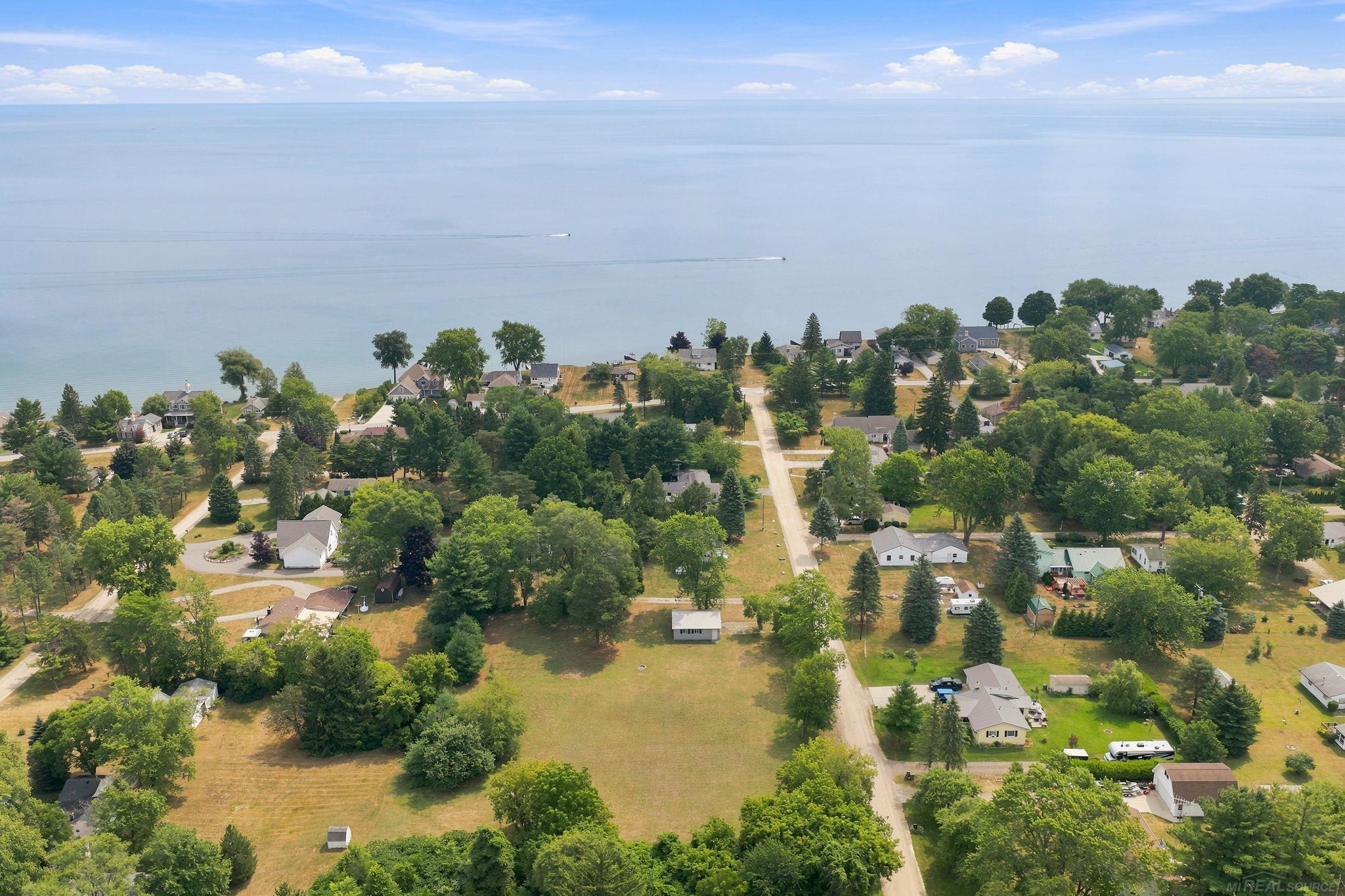main property photo 16