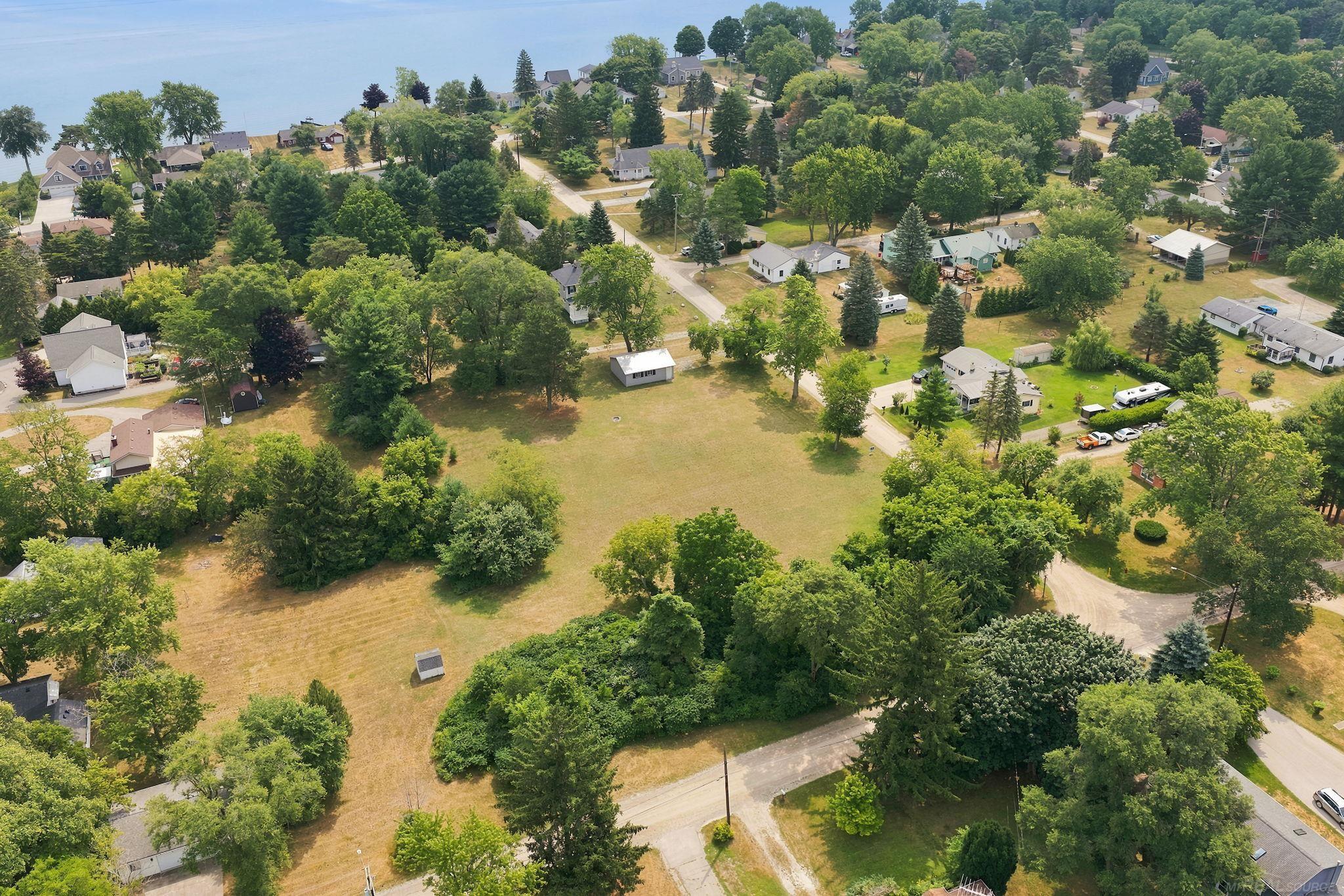 main property photo 17