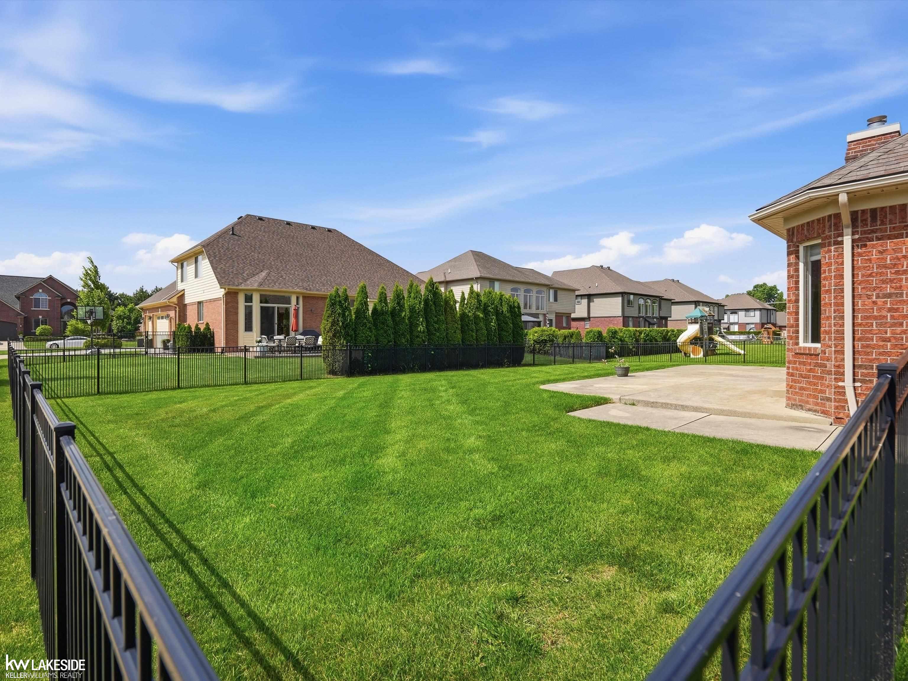 main property photo 14