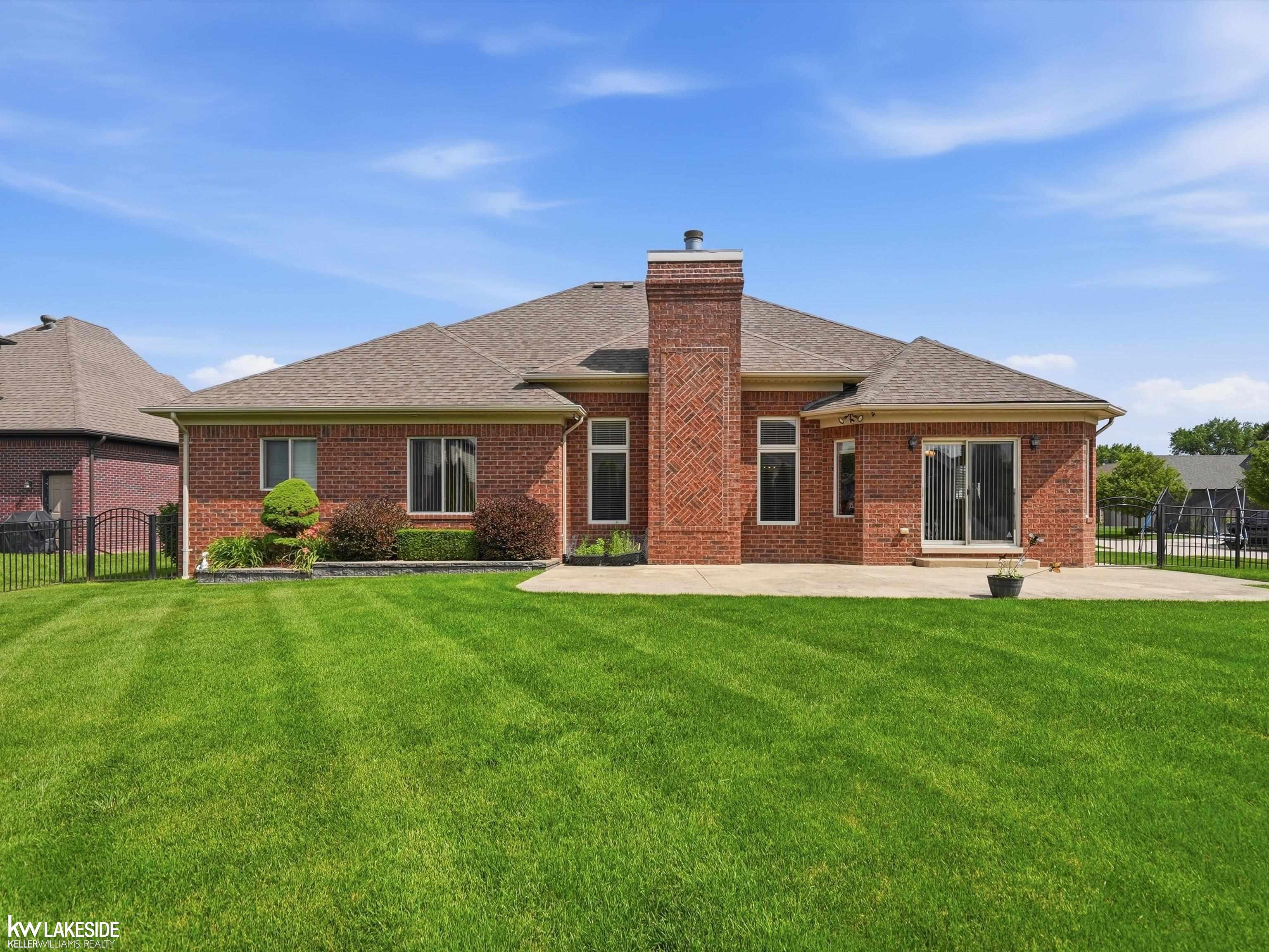 main property photo 17