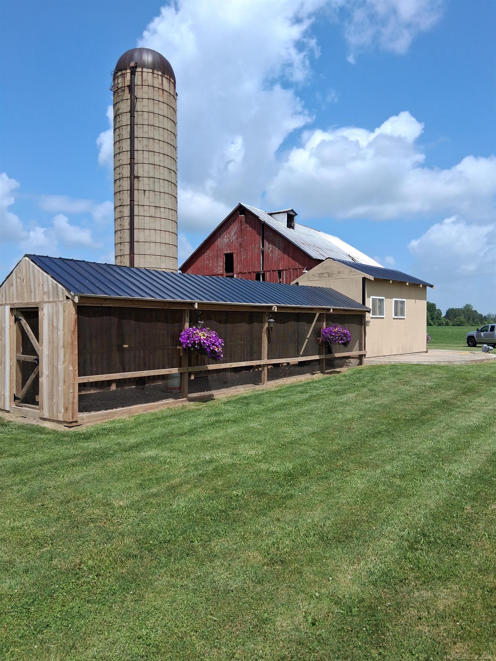 main property photo 10