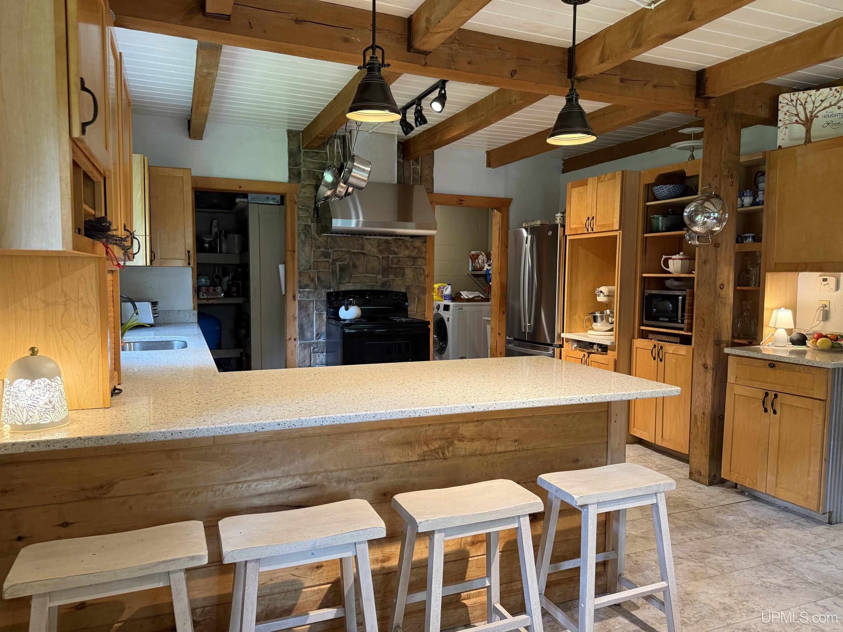 main property photo 12