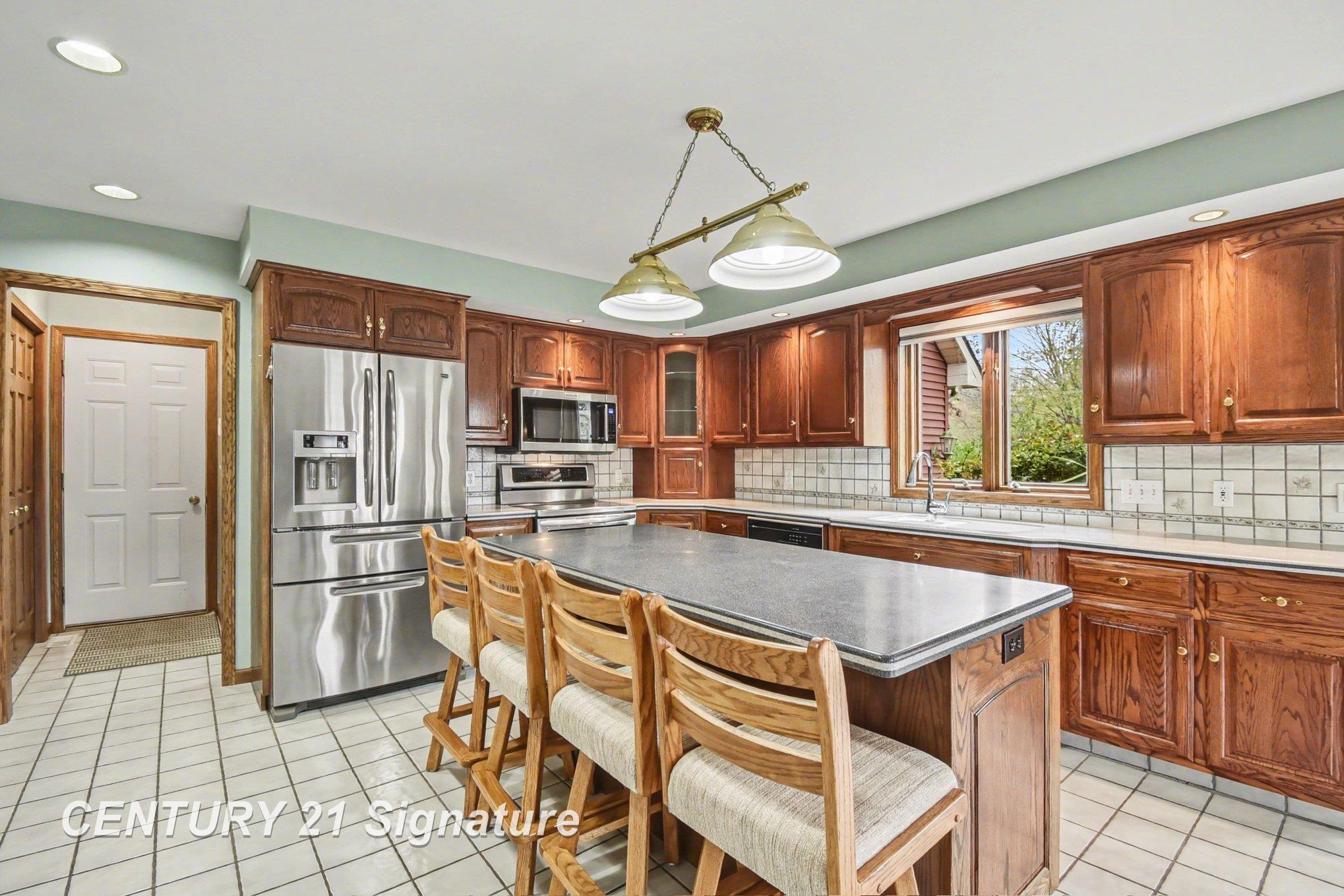 main property photo 16