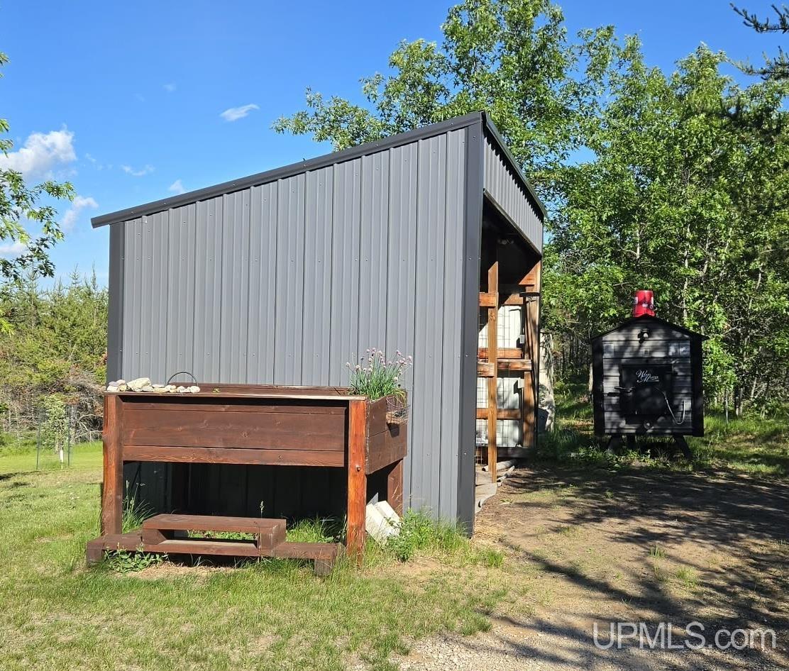 main property photo 39