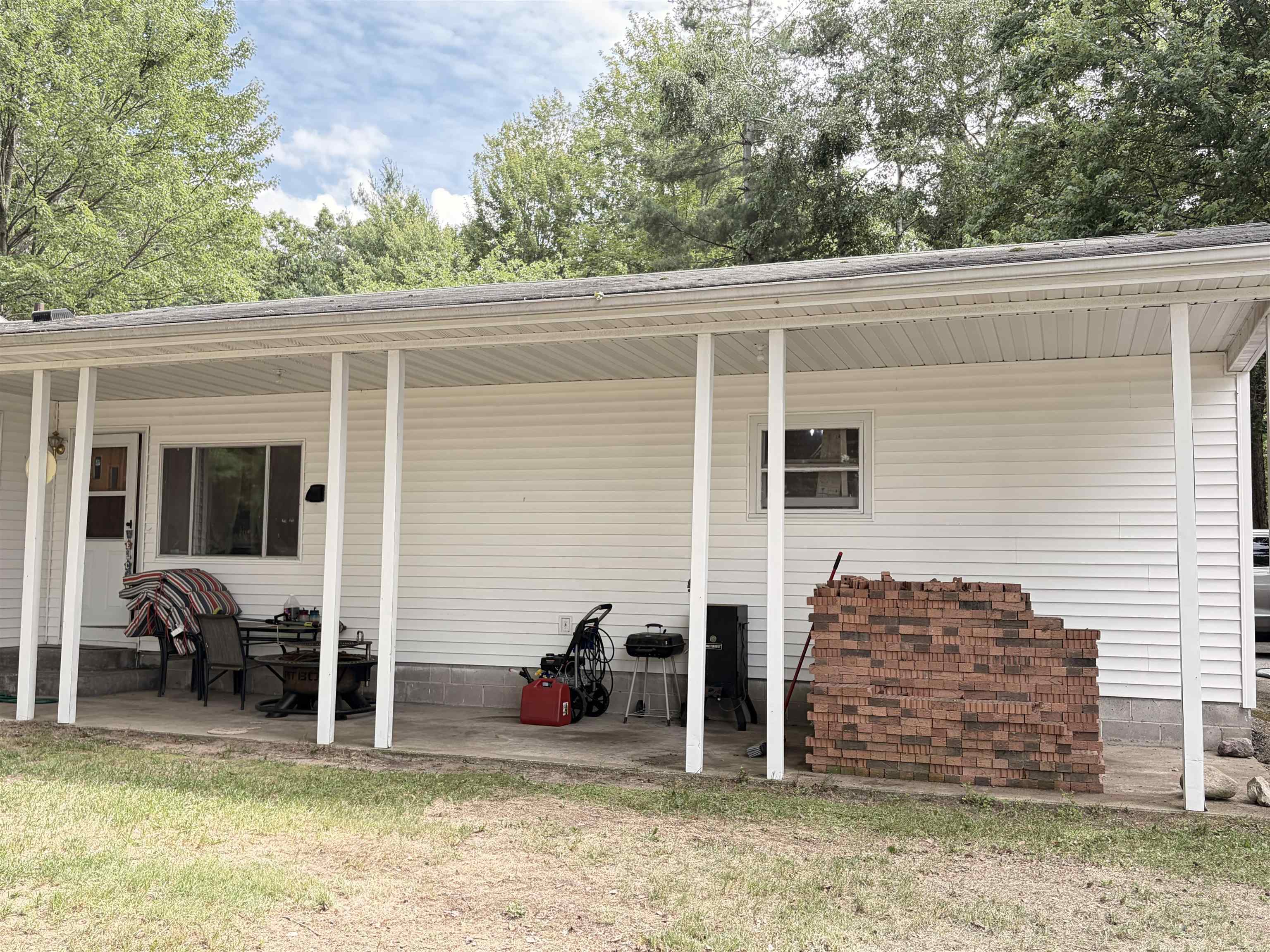 main property photo 41
