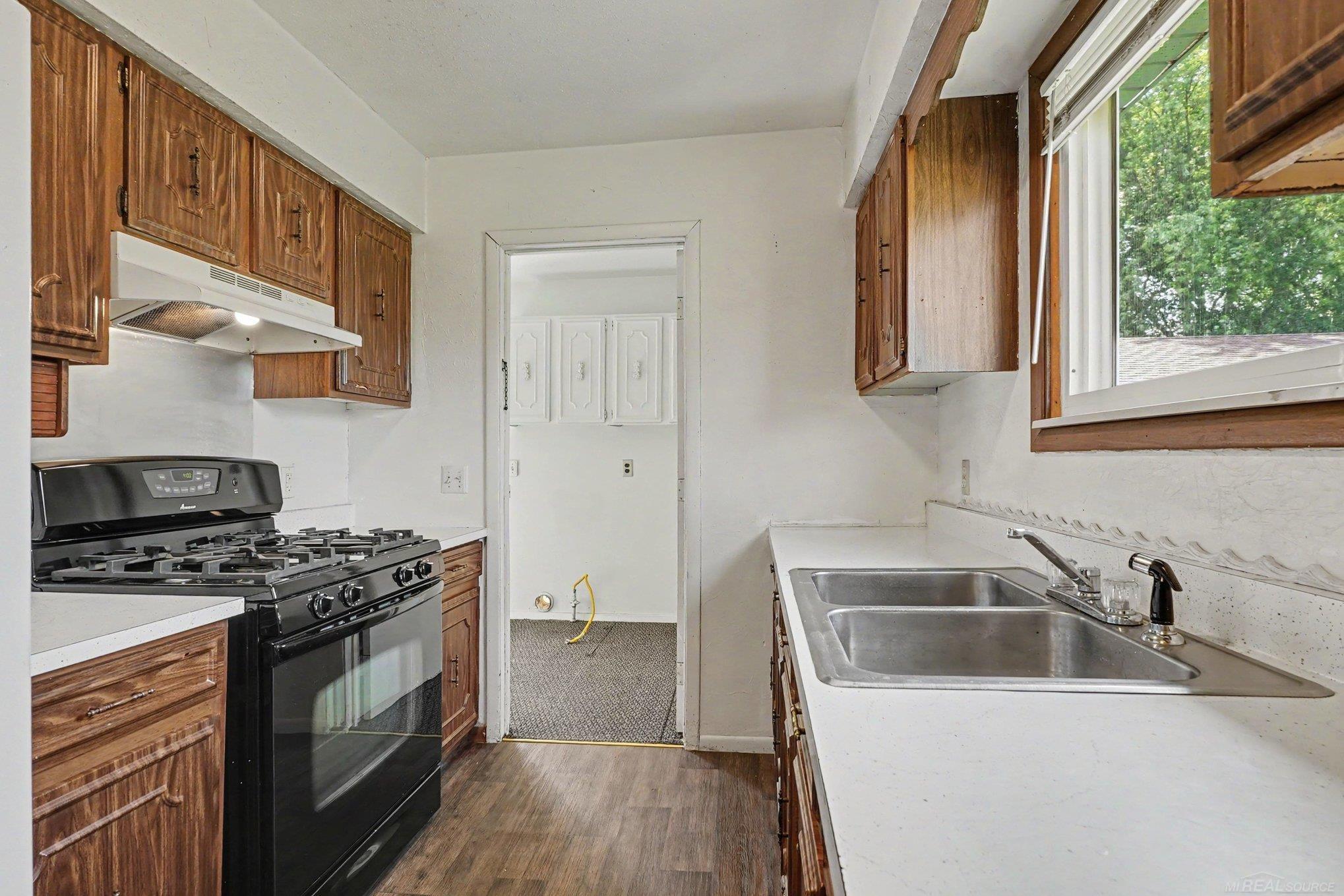 property viewer photo 8
