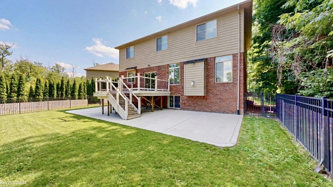 main property photo 46