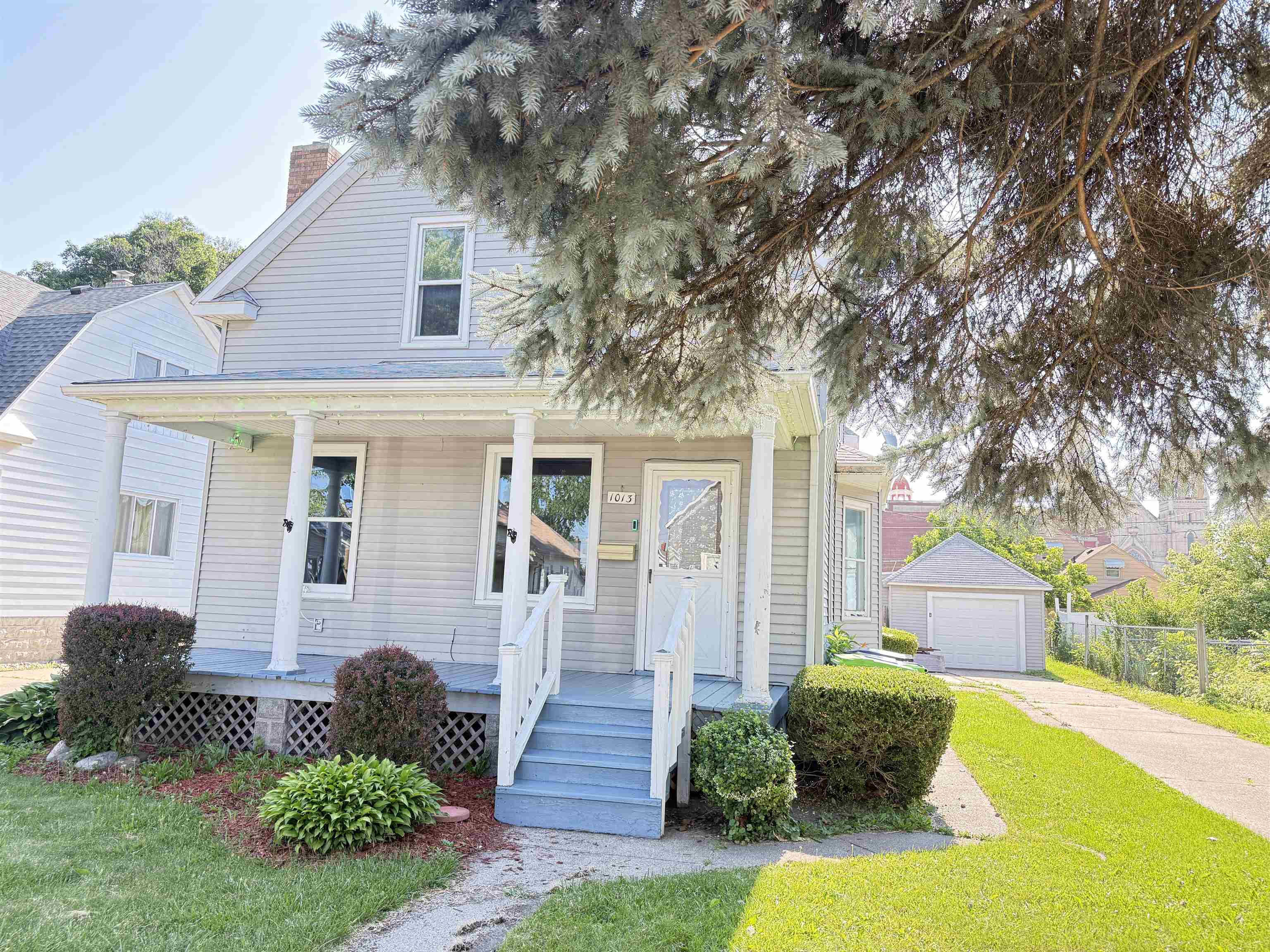 main property photo 2