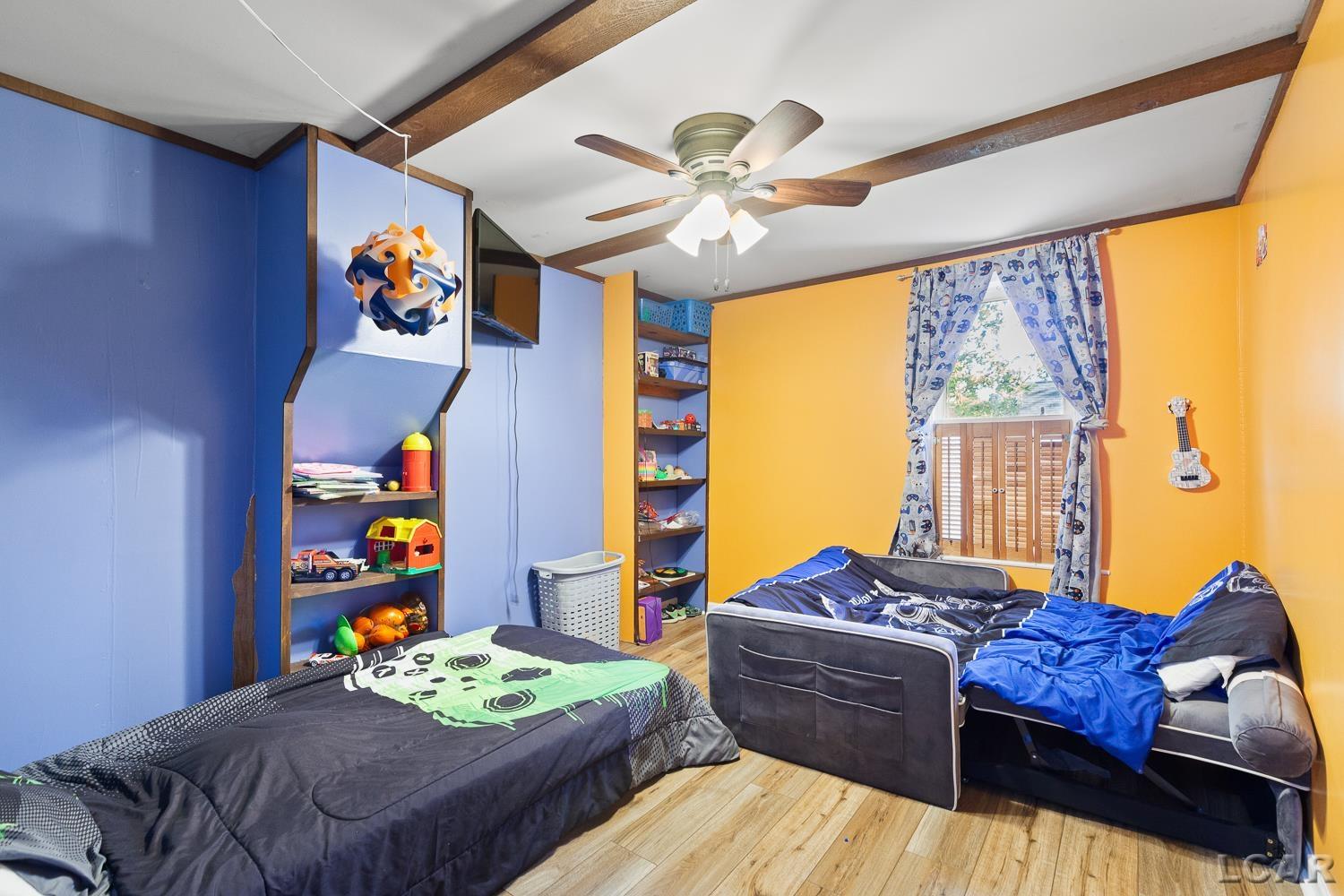 main property photo 19