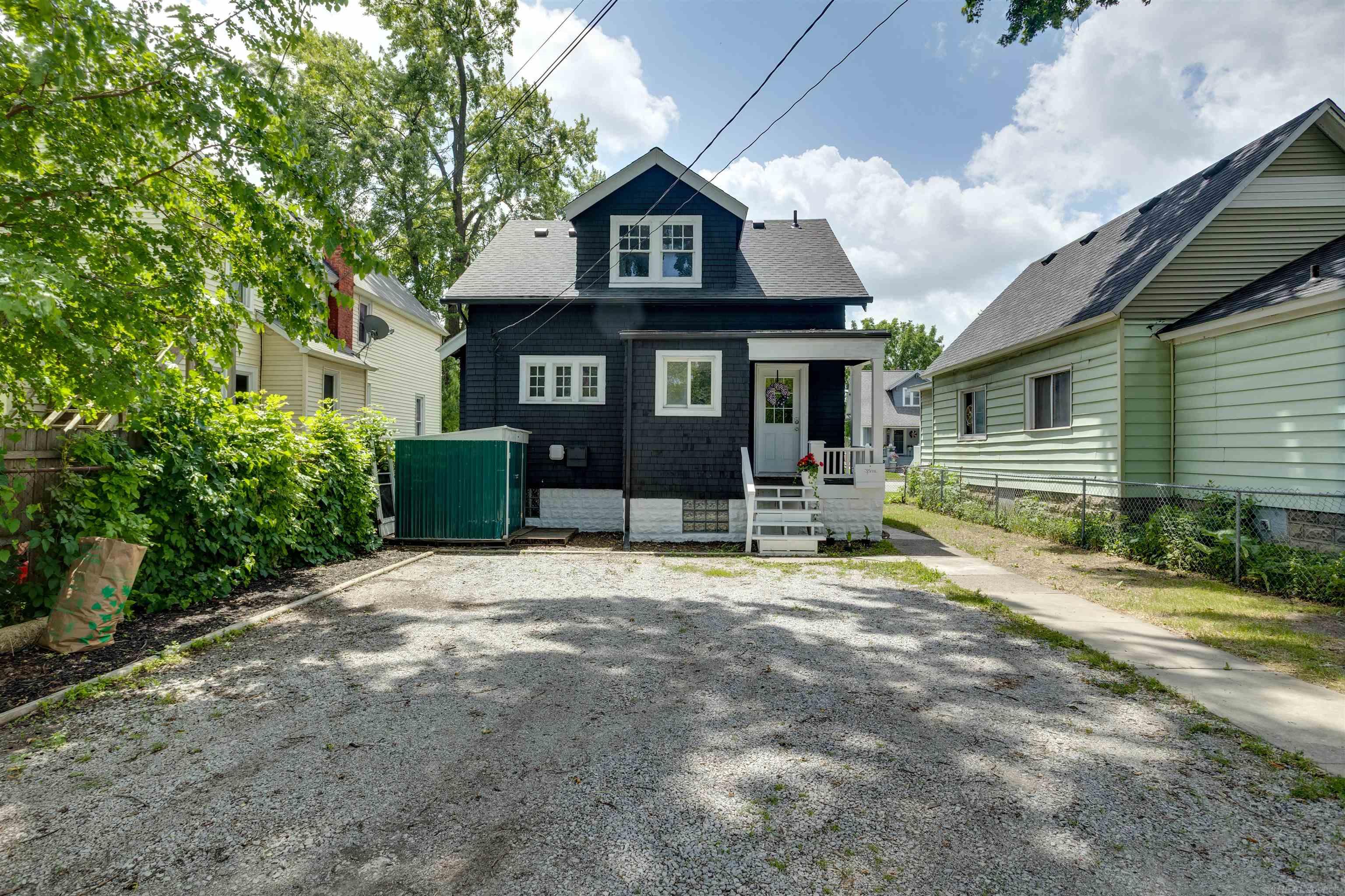 main property photo 28