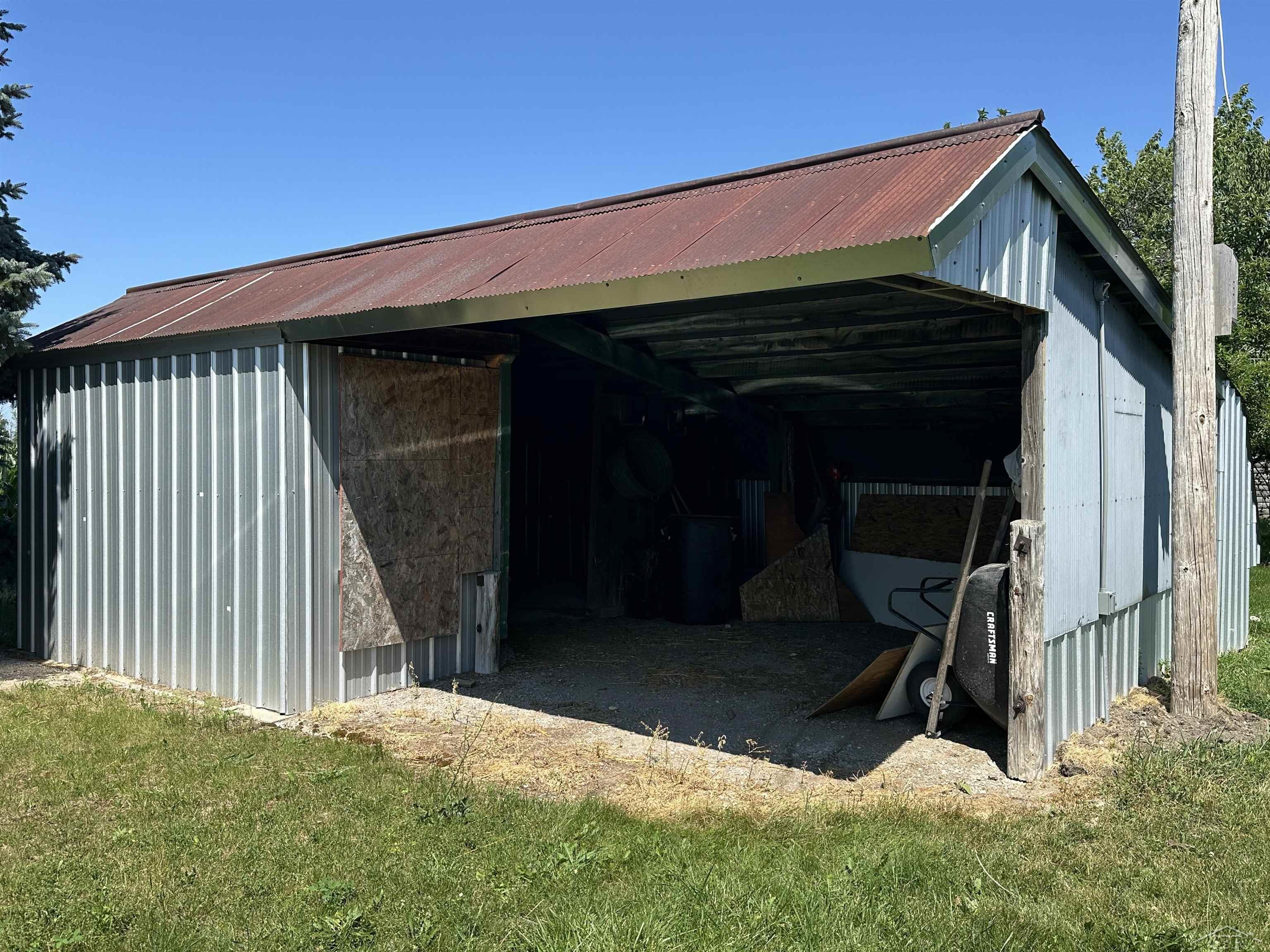main property photo 26
