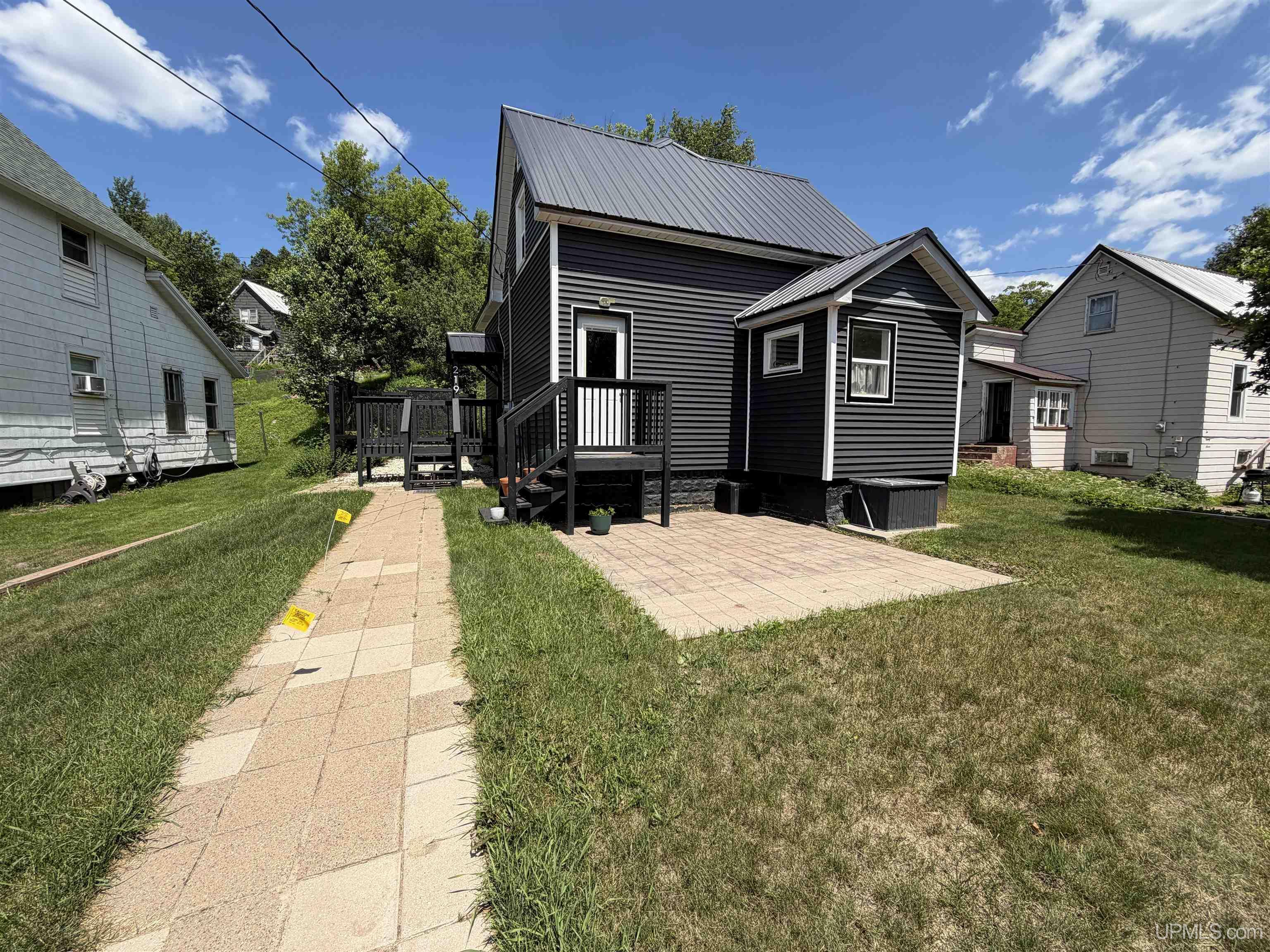 main property photo 29