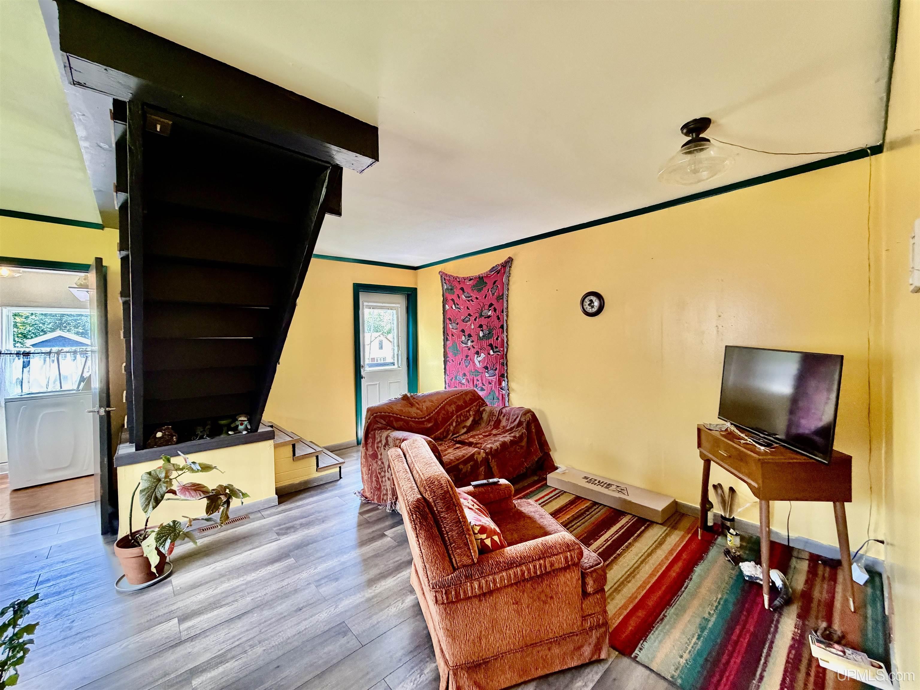 main property photo 7