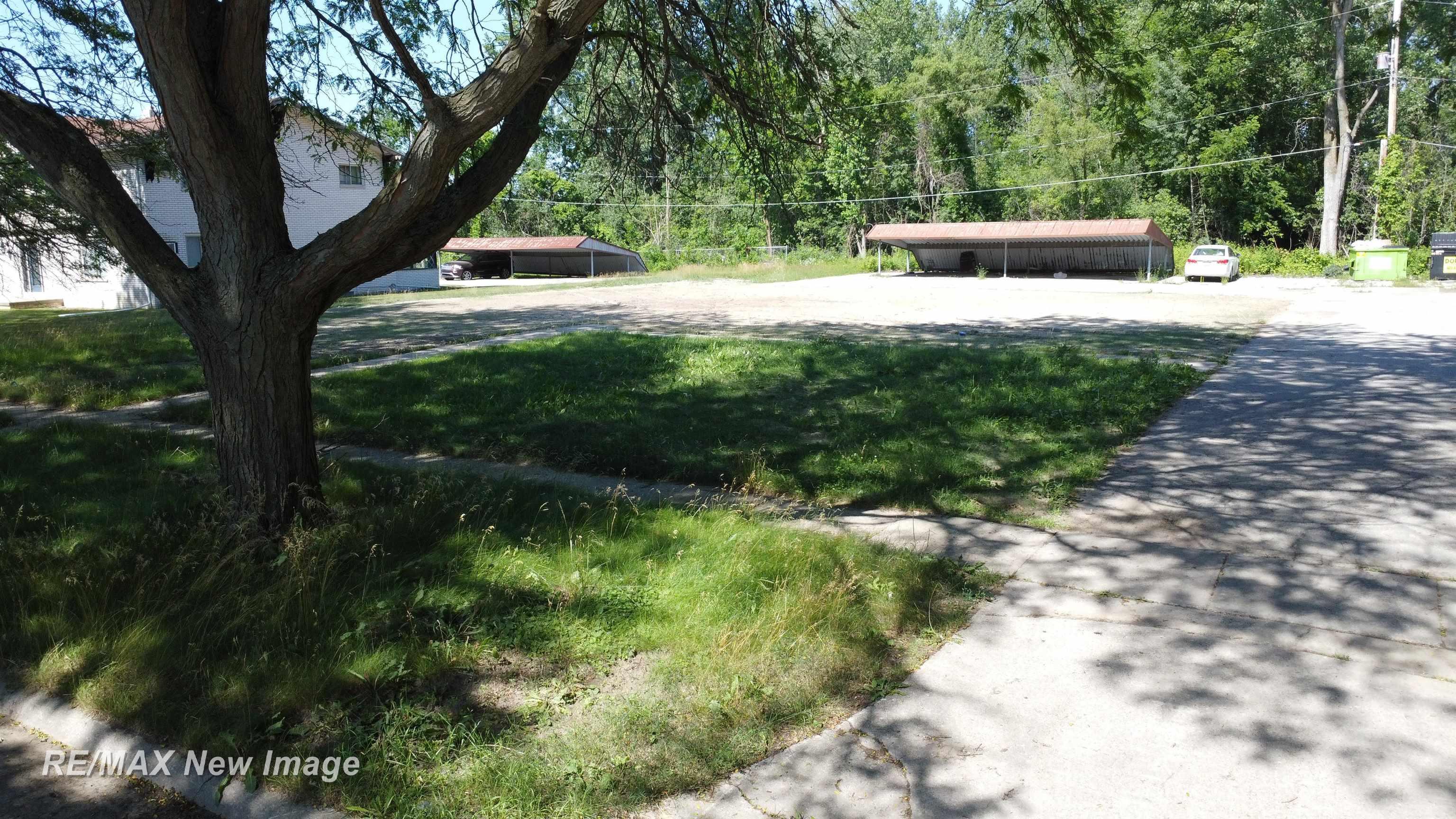 main property photo 8