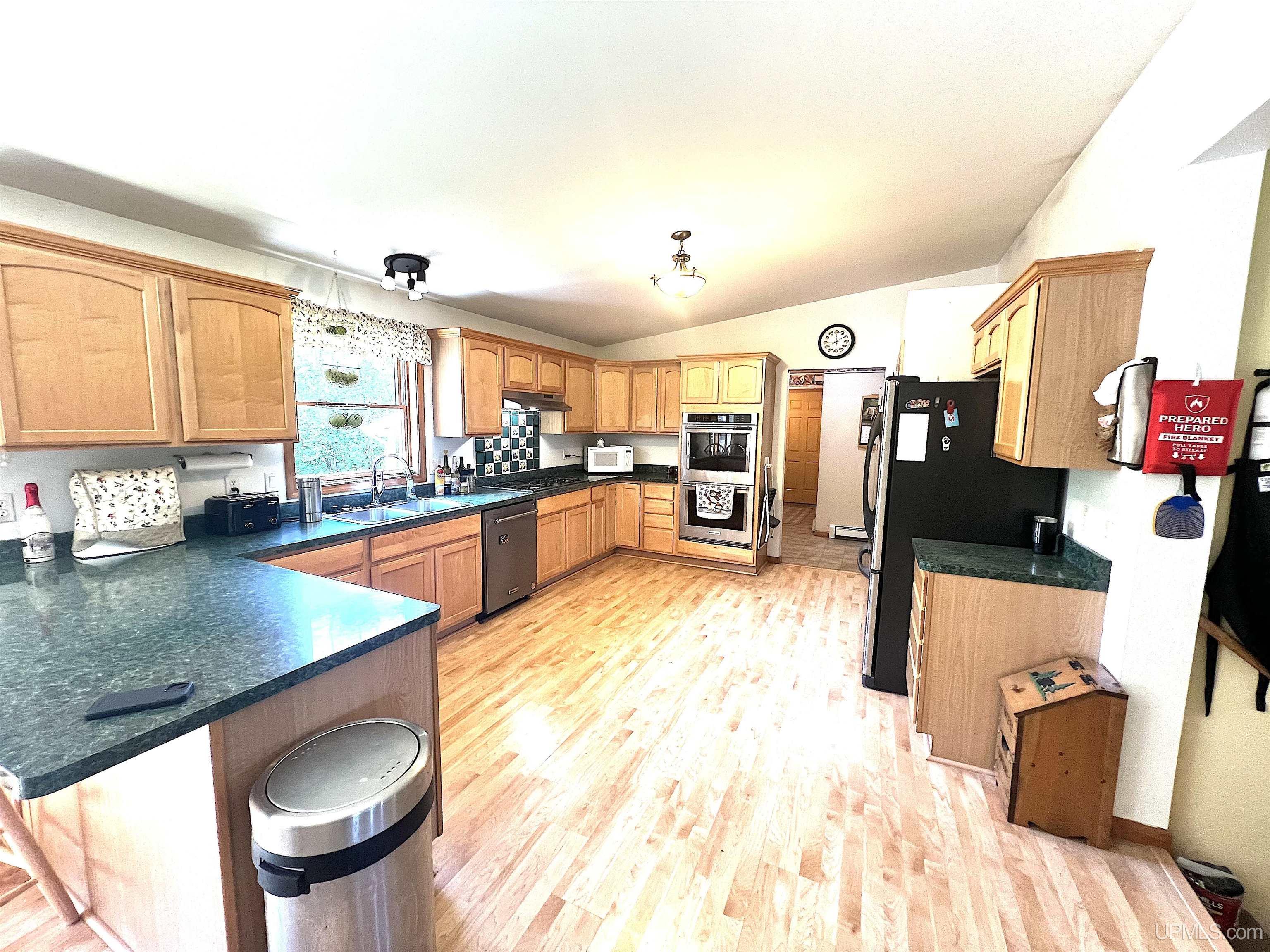 main property photo 8