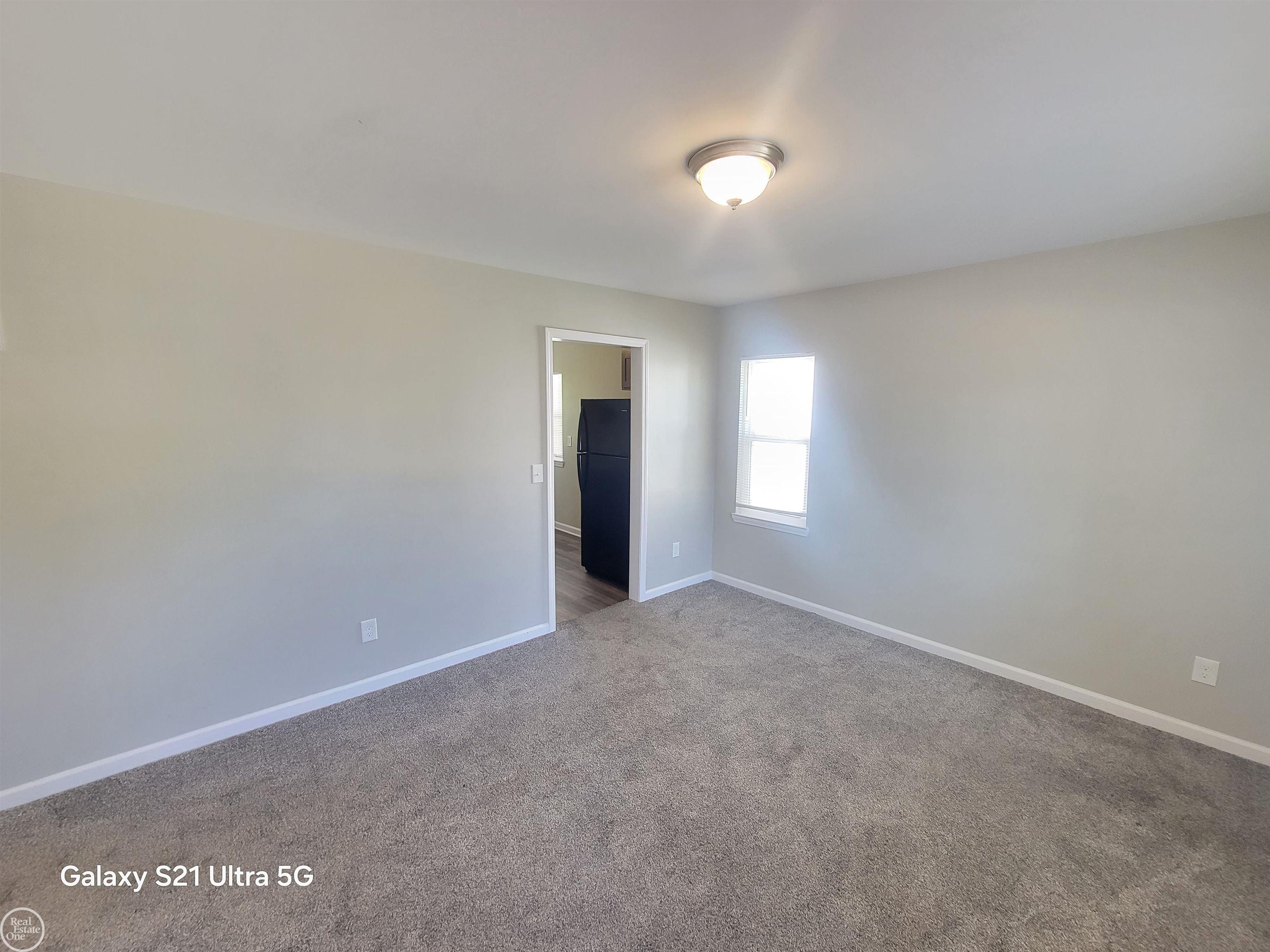 property viewer photo 4
