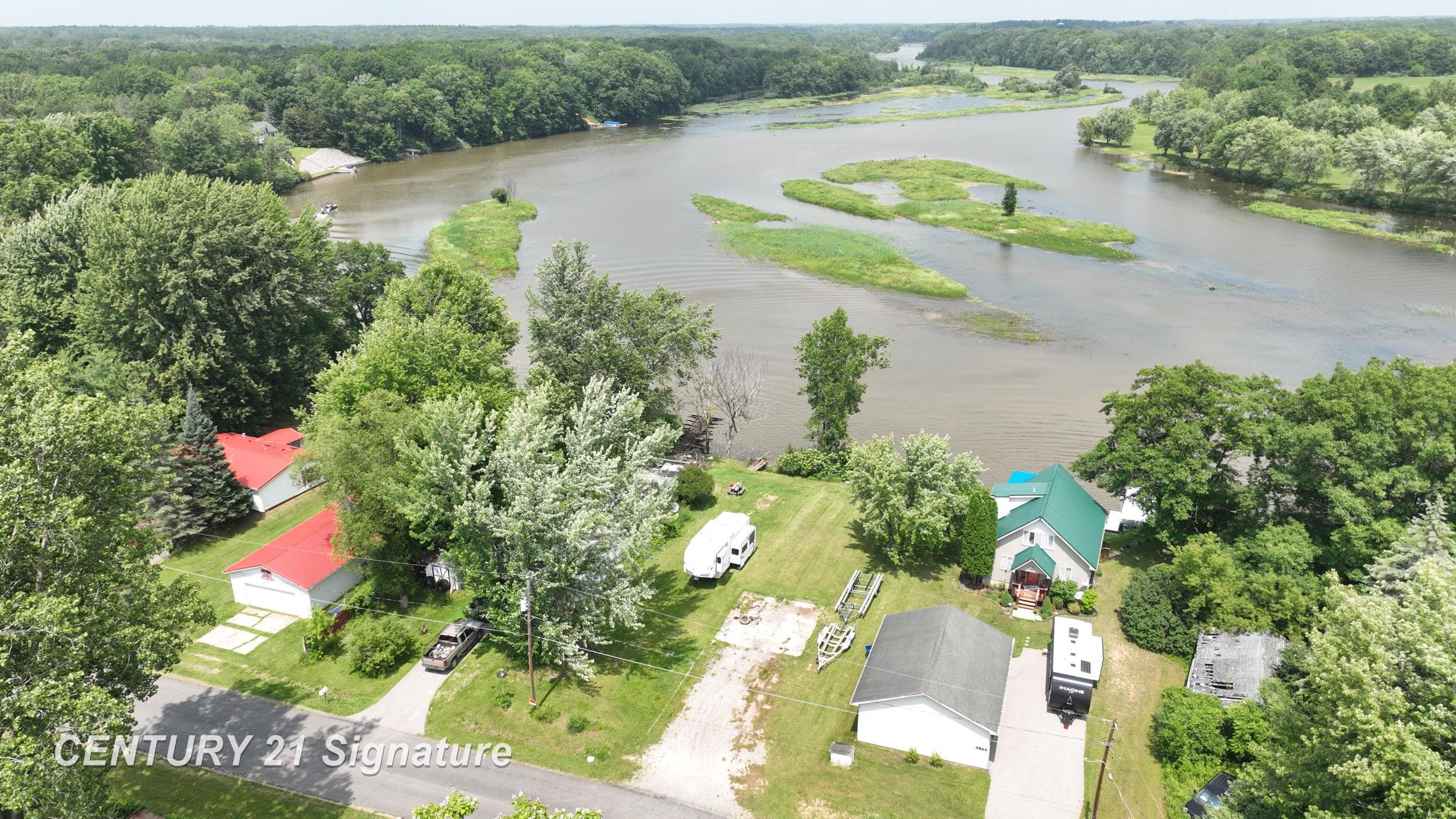 main property photo 6