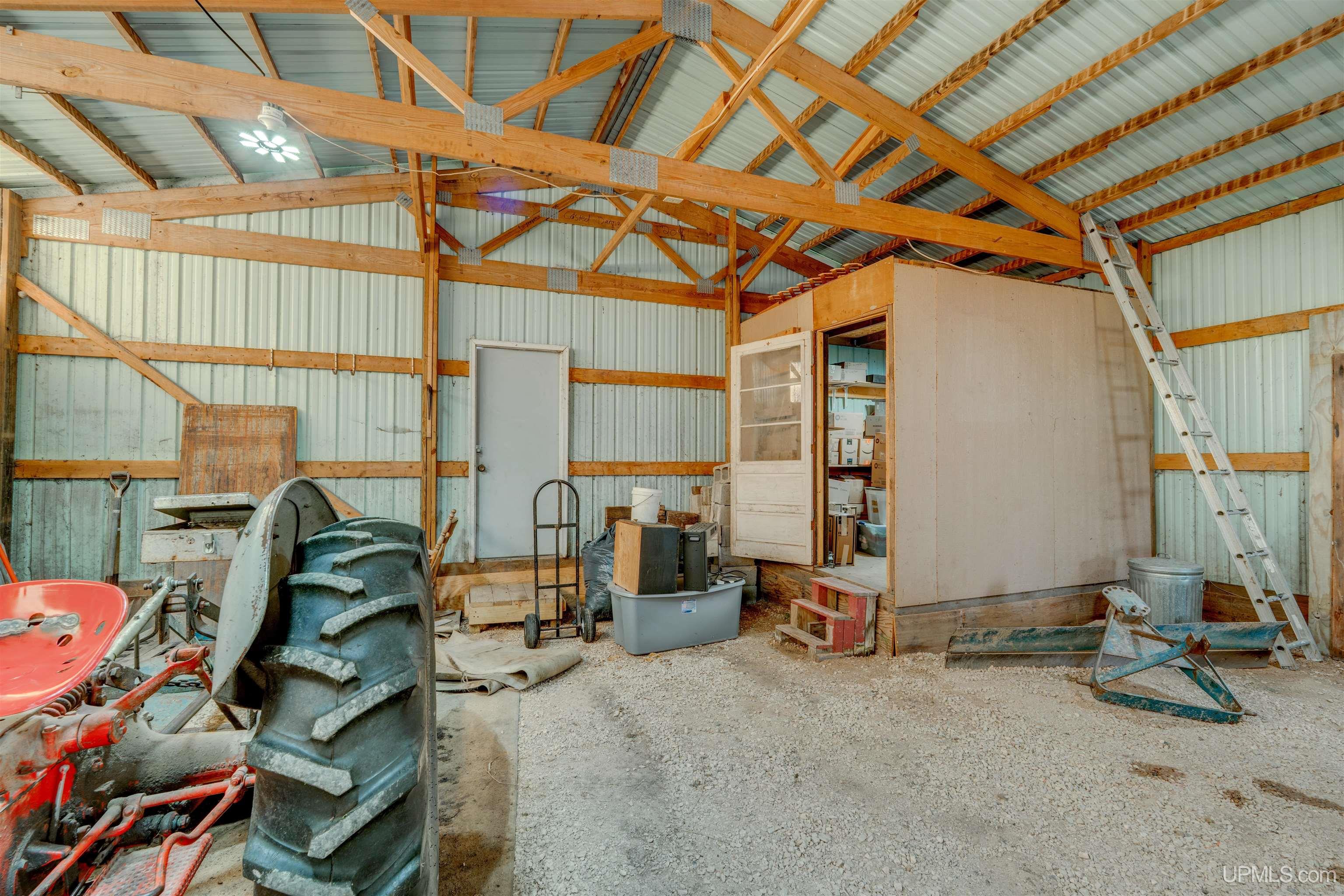 main property photo 41
