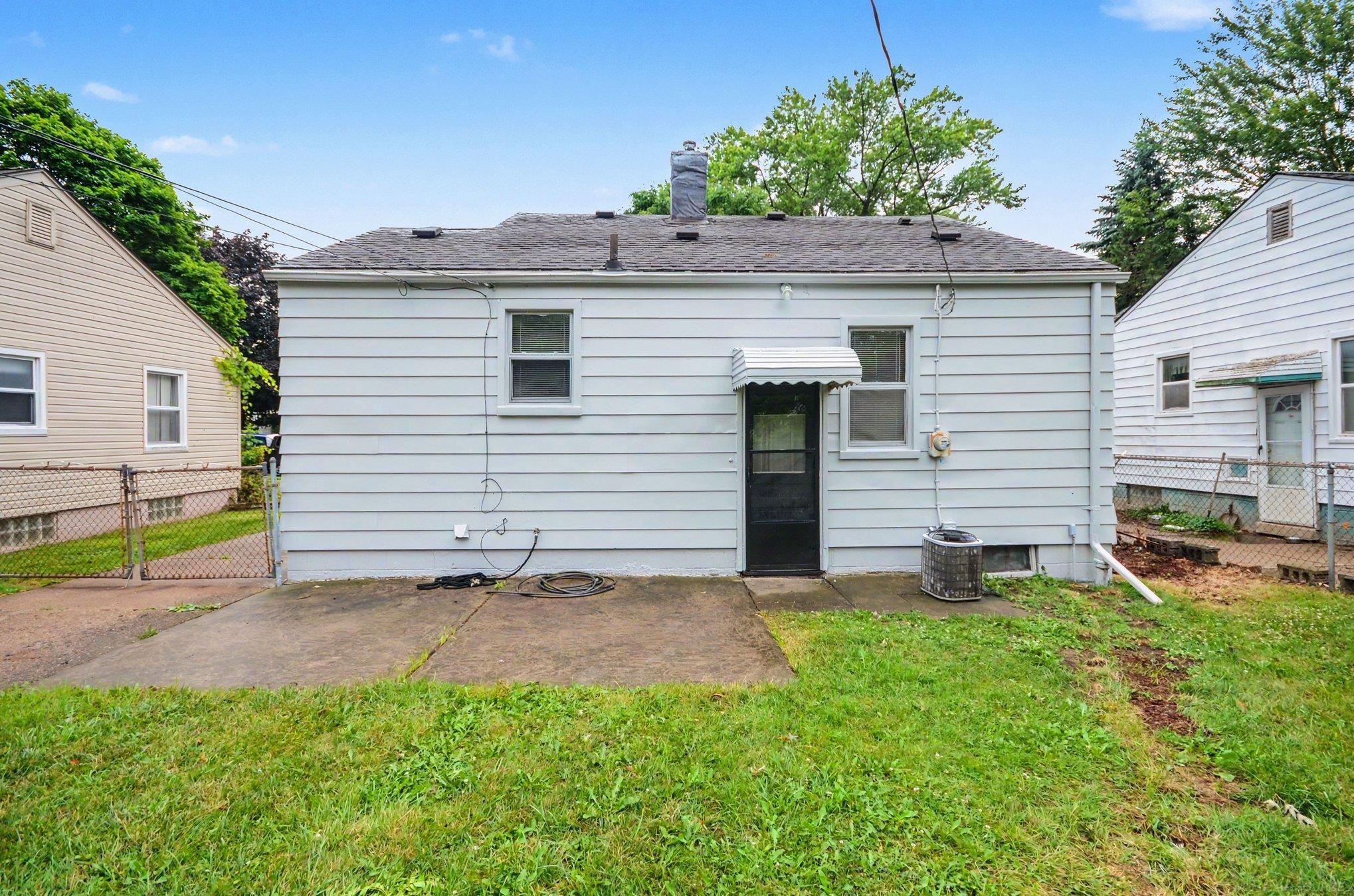 main property photo 23