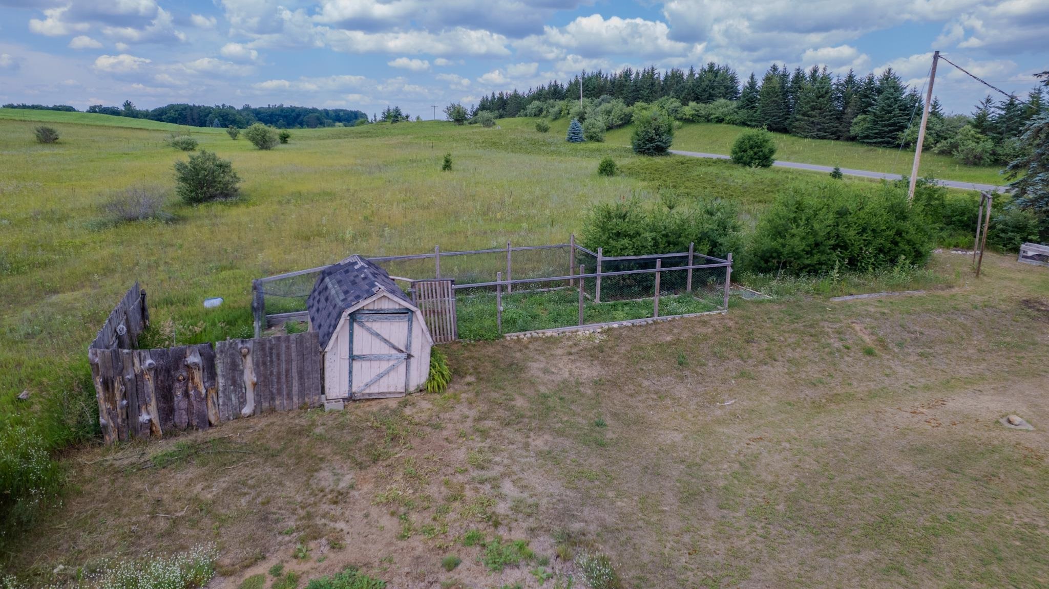 main property photo 40