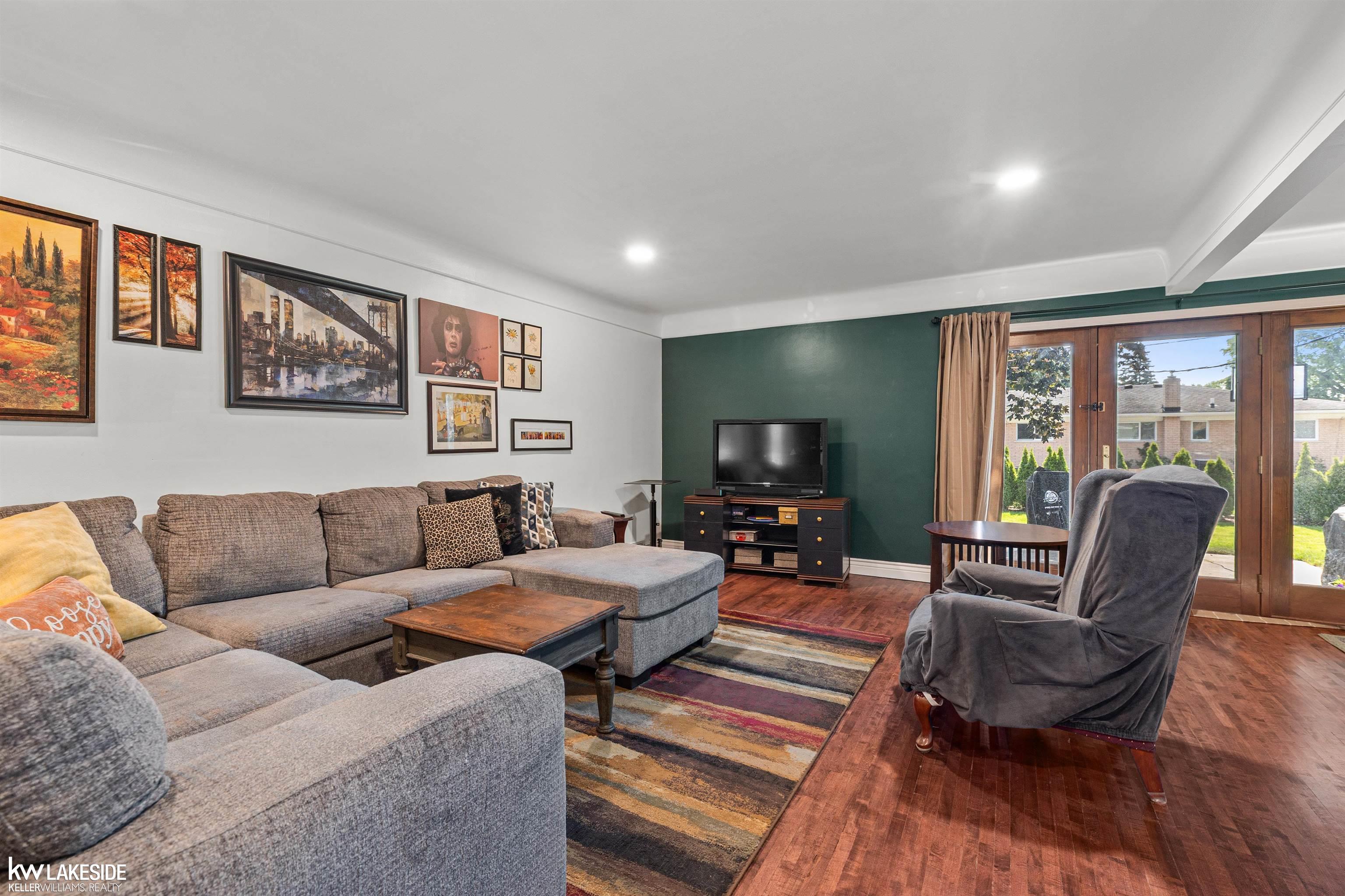 main property photo 4