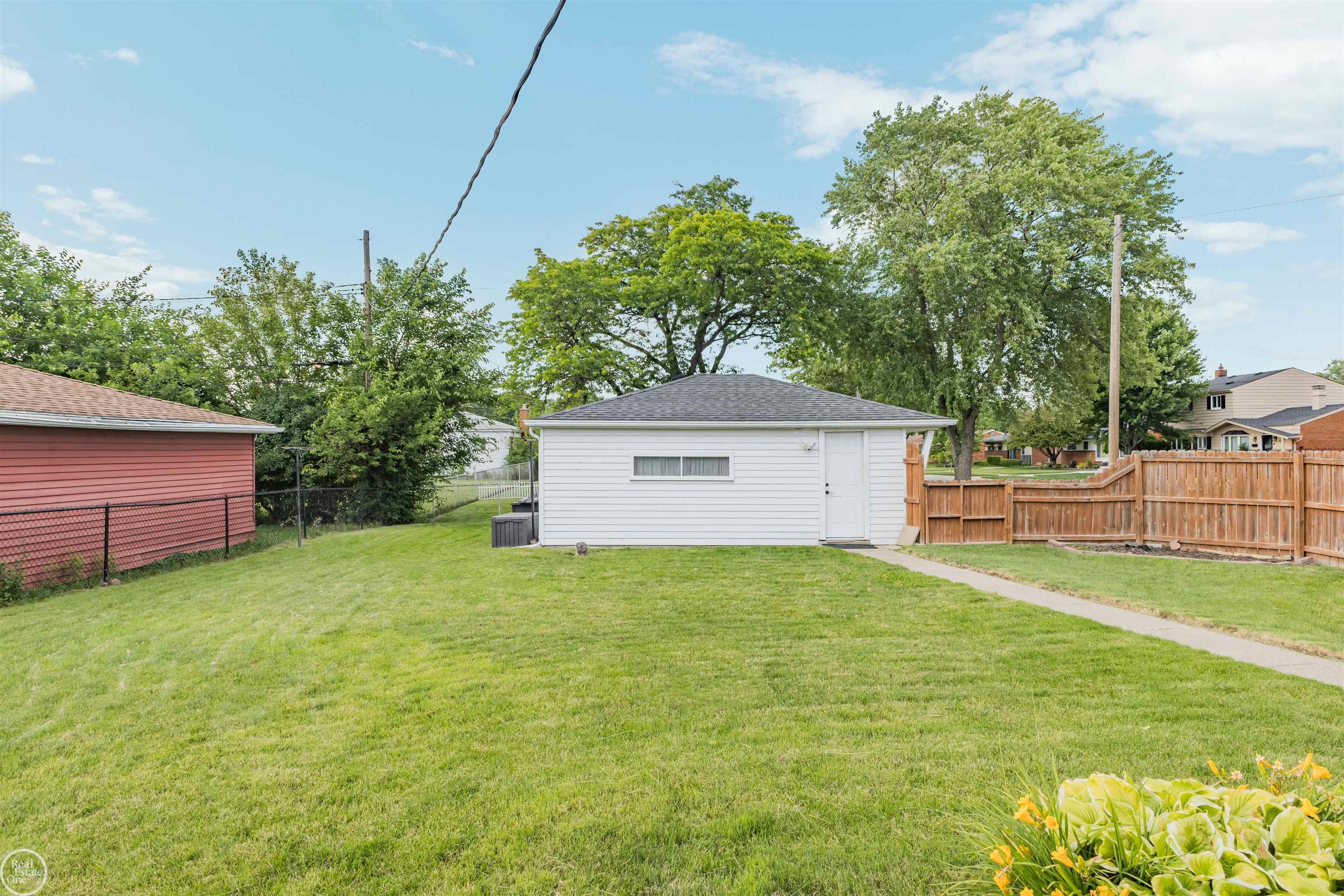 main property photo 44